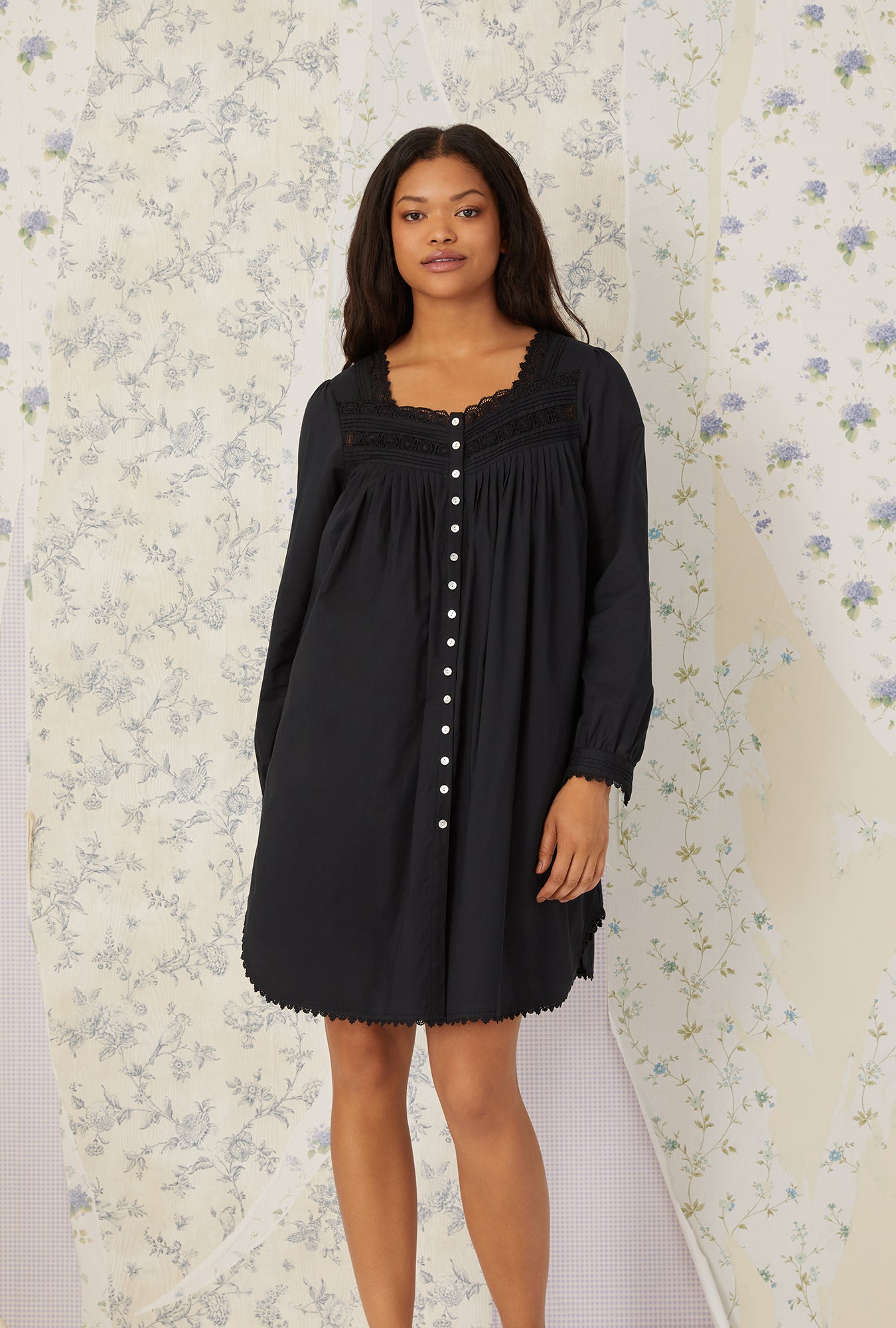 Vintage Heirloom Dream Short Robe - Luxurious Loungewear for Women - Perfect for Spa Days, Bridal Showers & Relaxing at Home