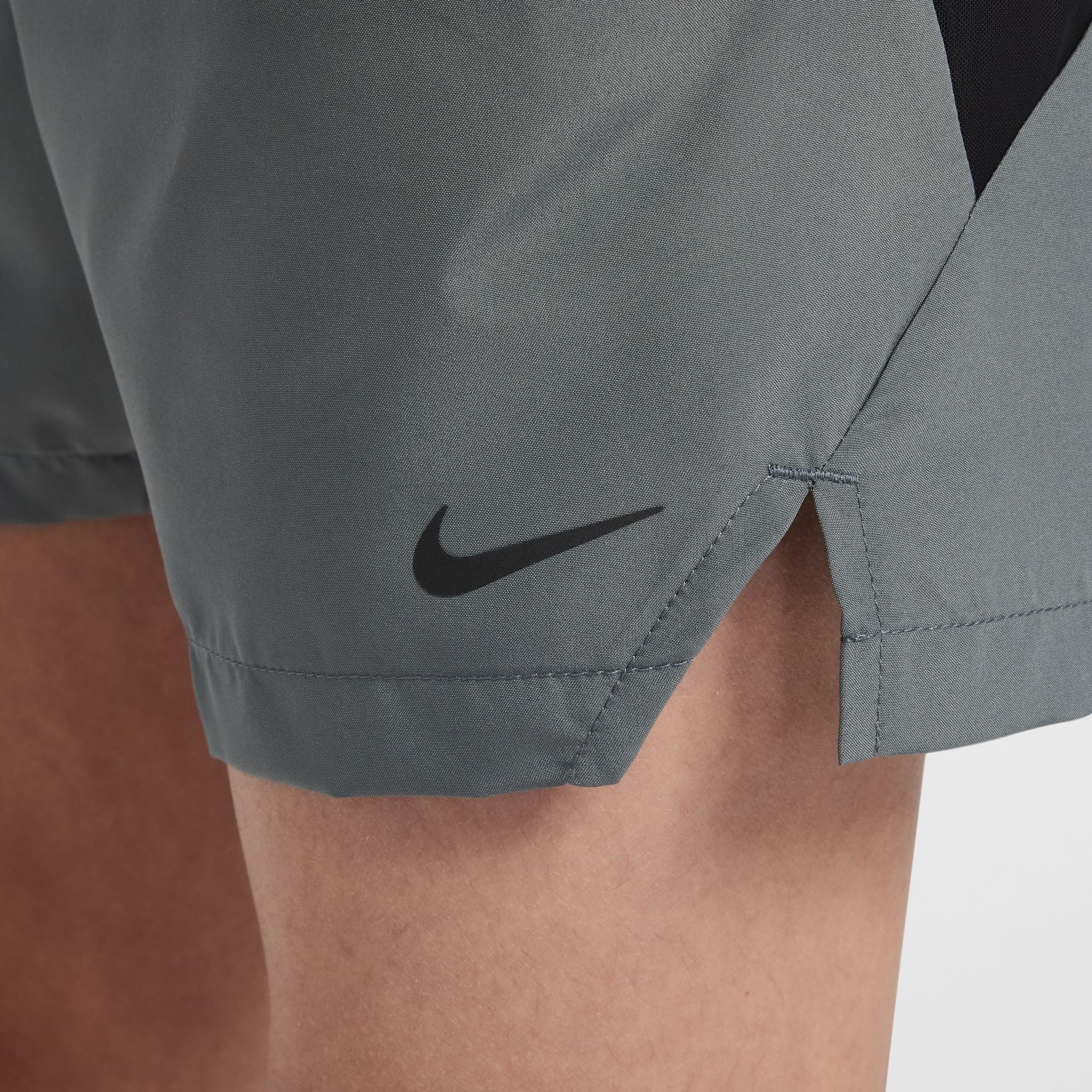 Nike Youth Multi Tech Woven Shorts for Boys - Lightweight Athletic Running & Basketball Shorts - Perfect for Sports, Gym & Casual Wear