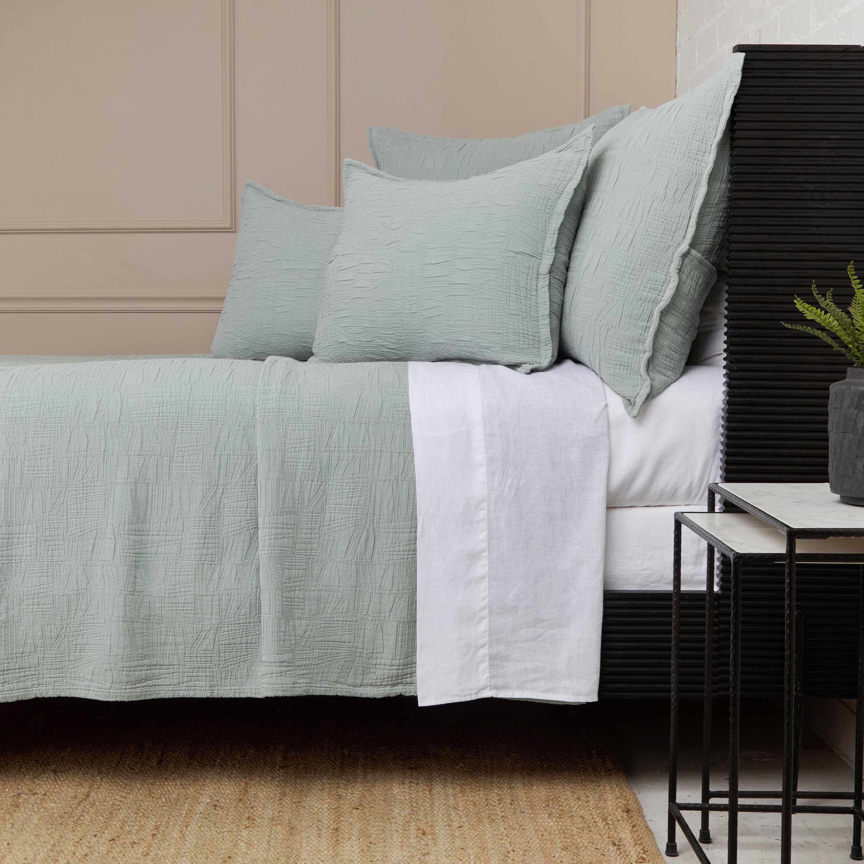 Luxury Harbour Matelasse Quilted Bedspread - Soft & Elegant Coverlet for Bedroom Decor - Perfect for Master Bedroom, Guest Room, or Hotel Use