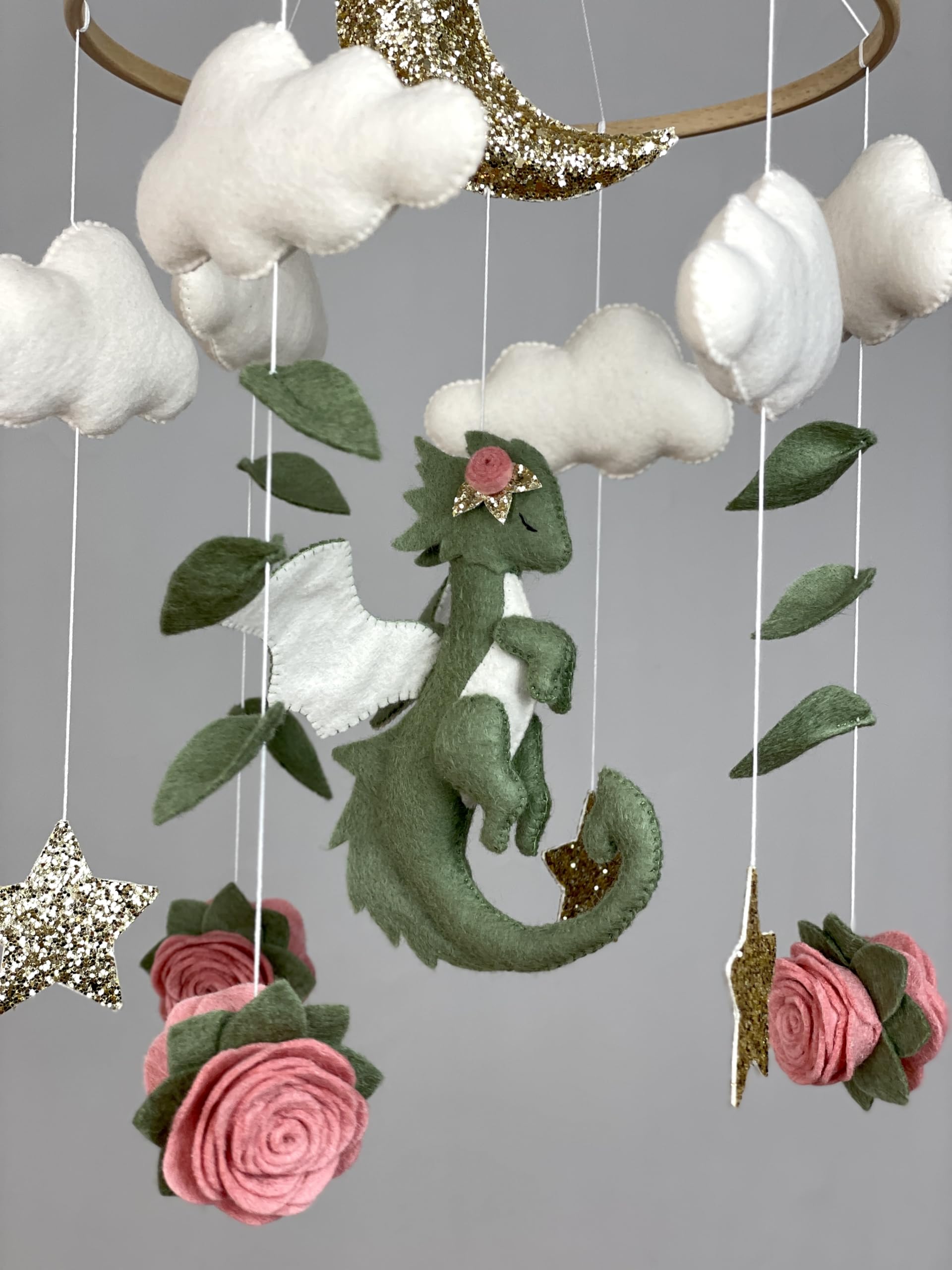 **Green Dragon Felt Hanging Mobile for Baby Crib – Fantasy Nursery Decoration, Baby Shower Gift for Girls – Perfect for Newborn Rooms & Themed Nurseries**