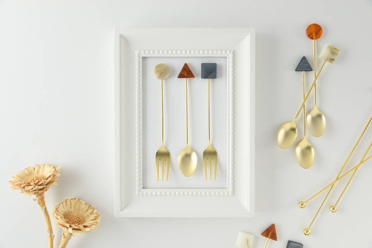 Premium Tsubamesanjo Matte Gold Cake Fork Set with Acrylic Display Block - 8-Piece Elegant Dessert Forks for Wedding, Party & Tea Time