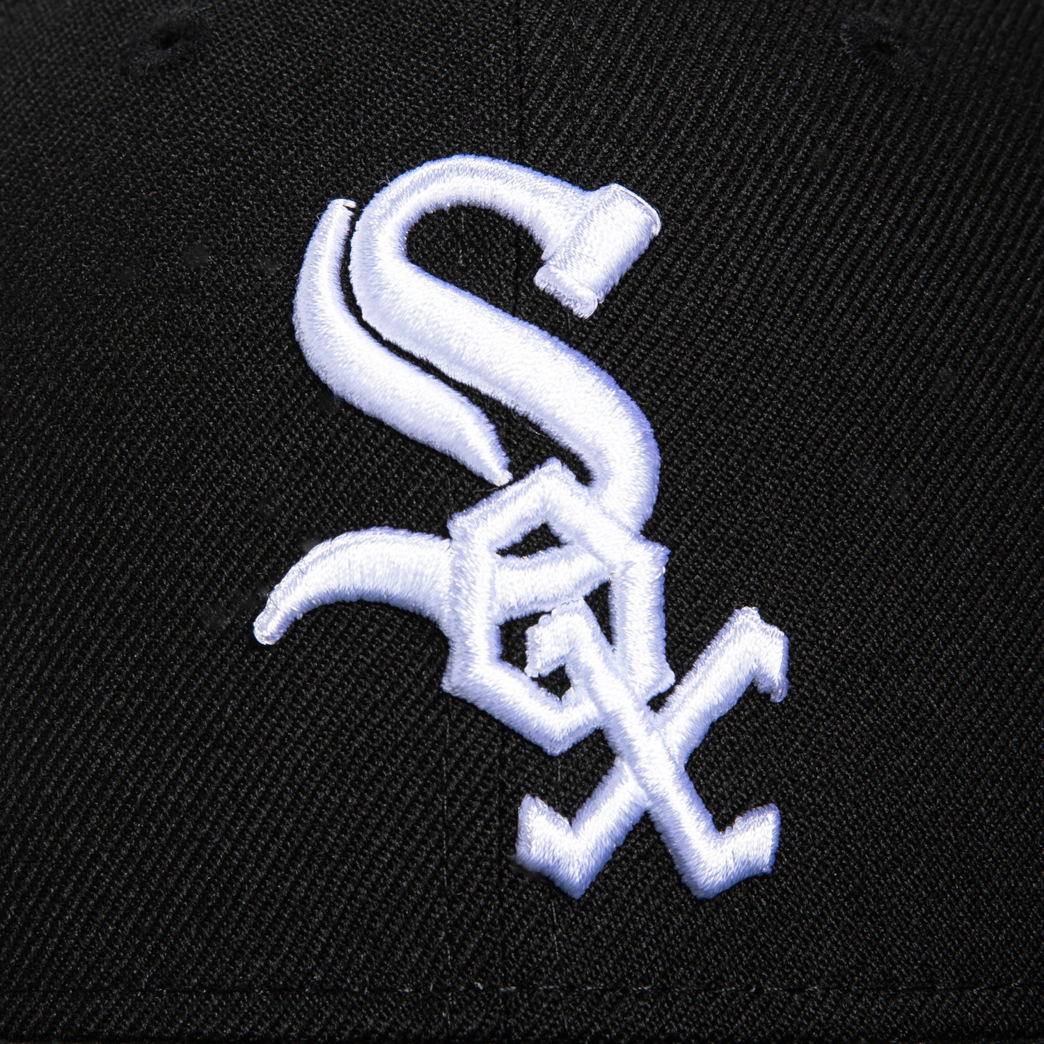 New Era 59Fifty Chicago White Sox 2005 World Series Patch Game Hat - Black MLB Baseball Cap for Men & Women - Perfect for Sports Fans, Collectors and Casual Wear