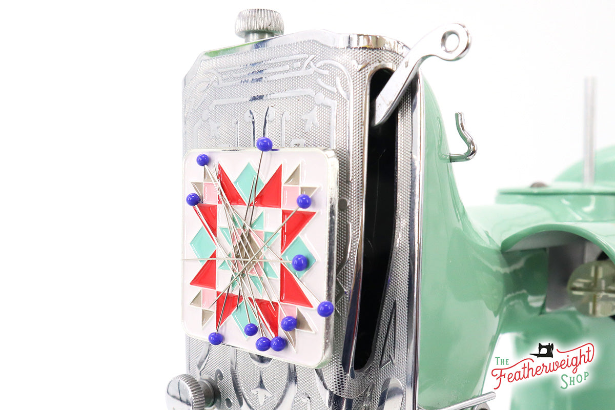 Lori Holt Prim Star Needle Minder - Magnetic Needlework Accessory for Quilting, Embroidery & Sewing Projects | Perfect for Crafters & DIY Enthusiasts