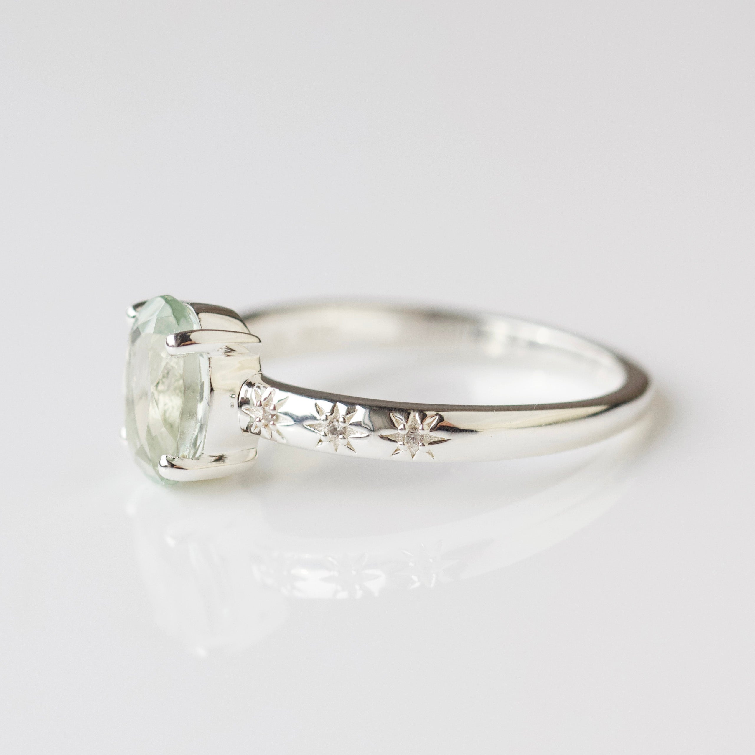 Kaia Green Amethyst Star Set Ring for Women - Elegant Sterling Silver Zodiac Jewelry - Perfect for Birthday Gifts, Anniversary & Spiritual Healing