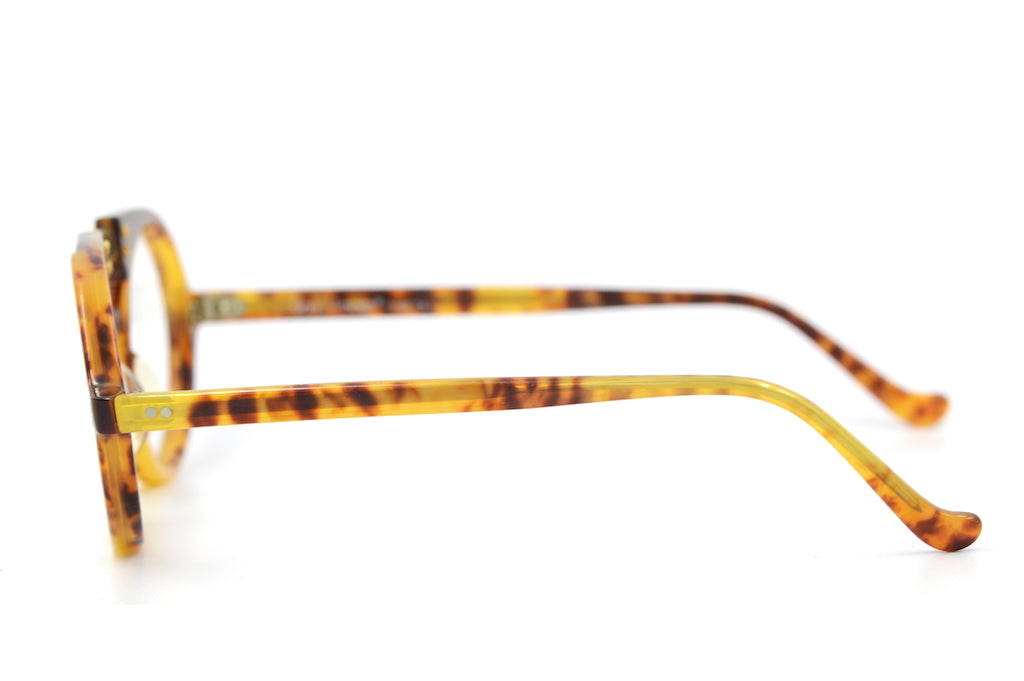 Gianni Versace 532 960 Sunglasses - Luxury Designer Shades for Men & Women - UV Protection & Polarized Lenses - Perfect for Outdoor Activities, Travel & Fashion