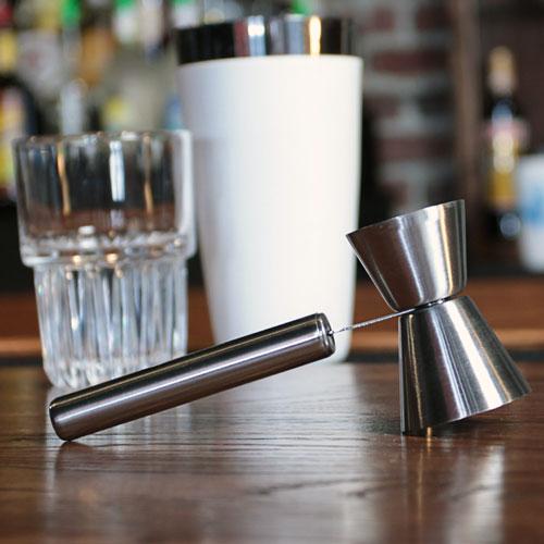 BarConic® Professional Stainless Steel Cocktail Jigger - Dual Measuring Cup (0.75 oz & 1.25 oz) with Ergonomic Handle - Perfect for Bartenders, Home Bars & Mixing Cocktails