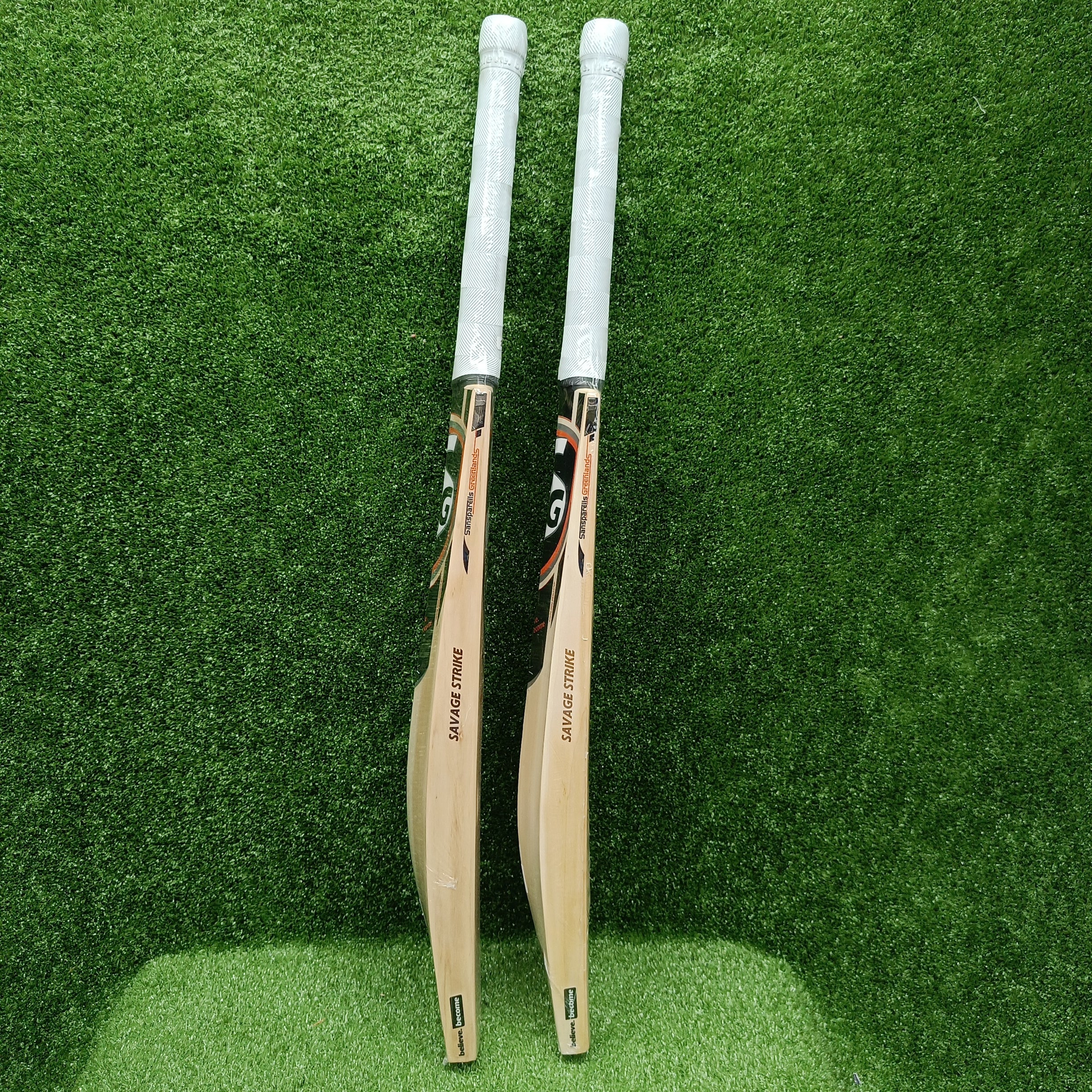 SG Savage Strike English Willow Cricket Bat - Premium Performance for Professional & Recreational Cricket Players - Perfect for Matches, Training & Backyard Practice