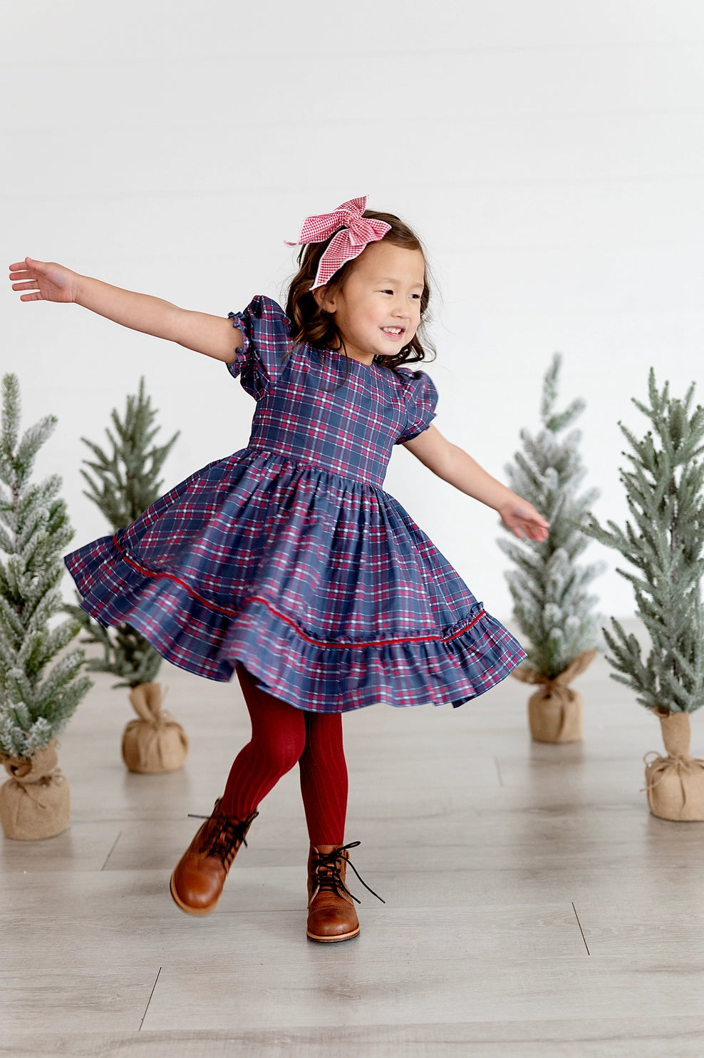 Festive Aura Dress in Classic Holiday Plaid - Perfect for Christmas Parties & Winter Gatherings