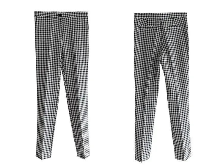 Slim Fit Plaid Women's Pantsuit - Professional Office Wear & Business Casual Outfit for Women | Perfect for Work, Interviews, and Formal Events