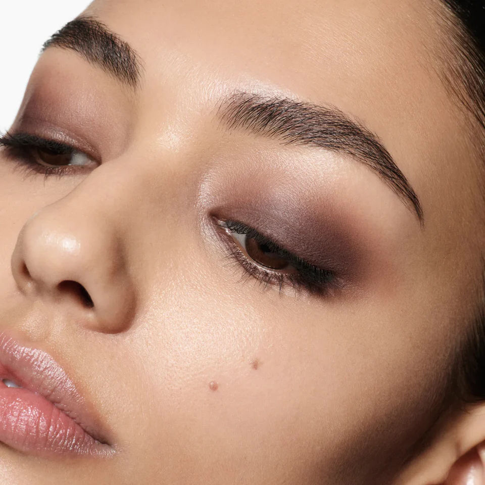 Victoria Beckham Beauty Eye Wardrobe - Luxury Eyeshadow Palette for Smoky & Natural Looks | Perfect for Day to Night Makeup & Special Occasions