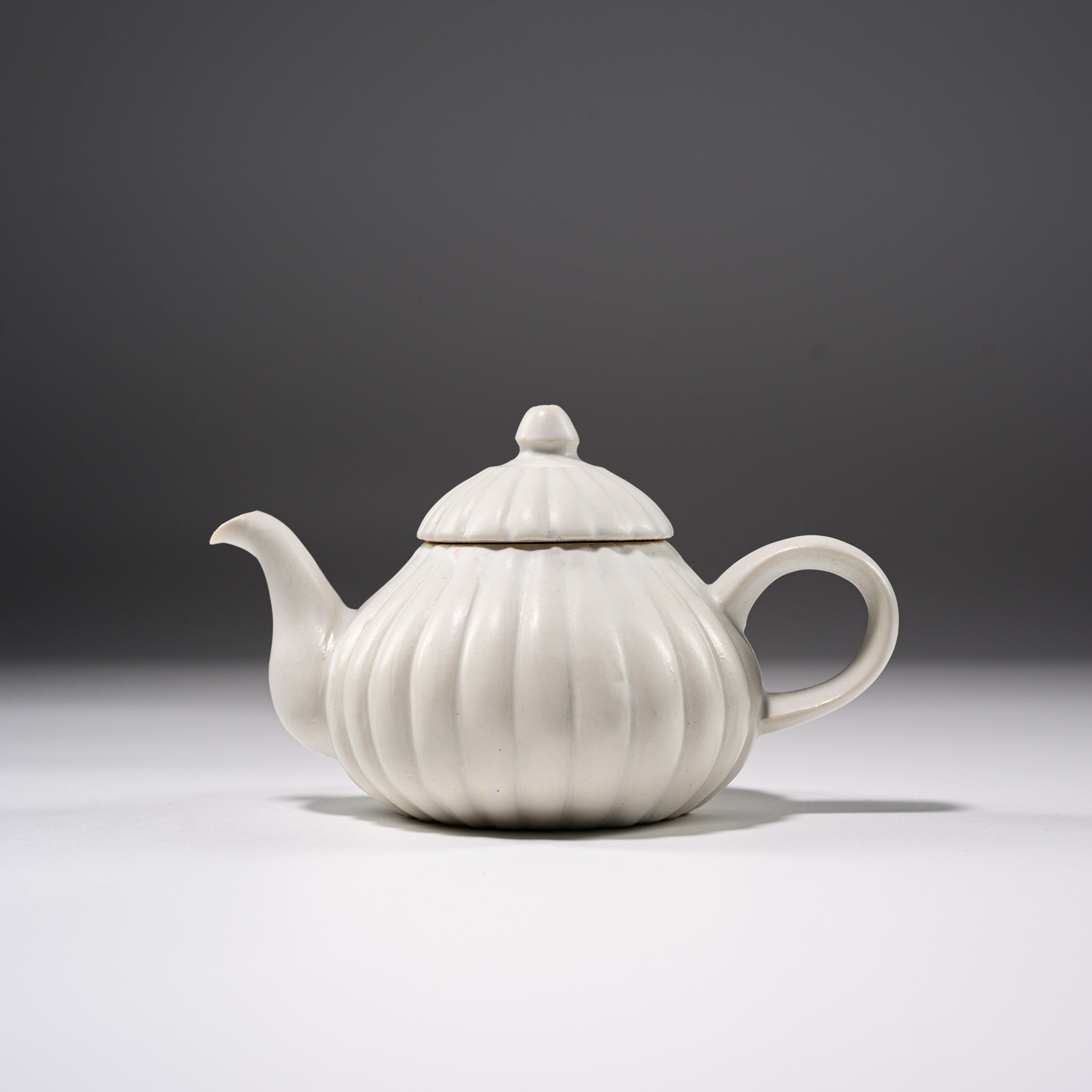 USUKIYAKI Handmade Onion Teapot - Small Japanese Ceramic Teapot for Green Tea, Herbal Tea & Matcha | Perfect for Tea Ceremonies, Home Decor & Gift Giving