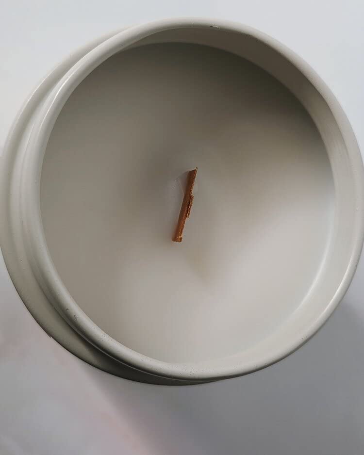 Luxury Scented Candles - Cashmere & Vanilla Aromatherapy Candle, 9 oz Handcrafted with Organic Coco Apricot Wax, Glam Tin with Crackling Wooden Wick - Perfect for Relaxation, Spa, Home Decor & Gift Giving