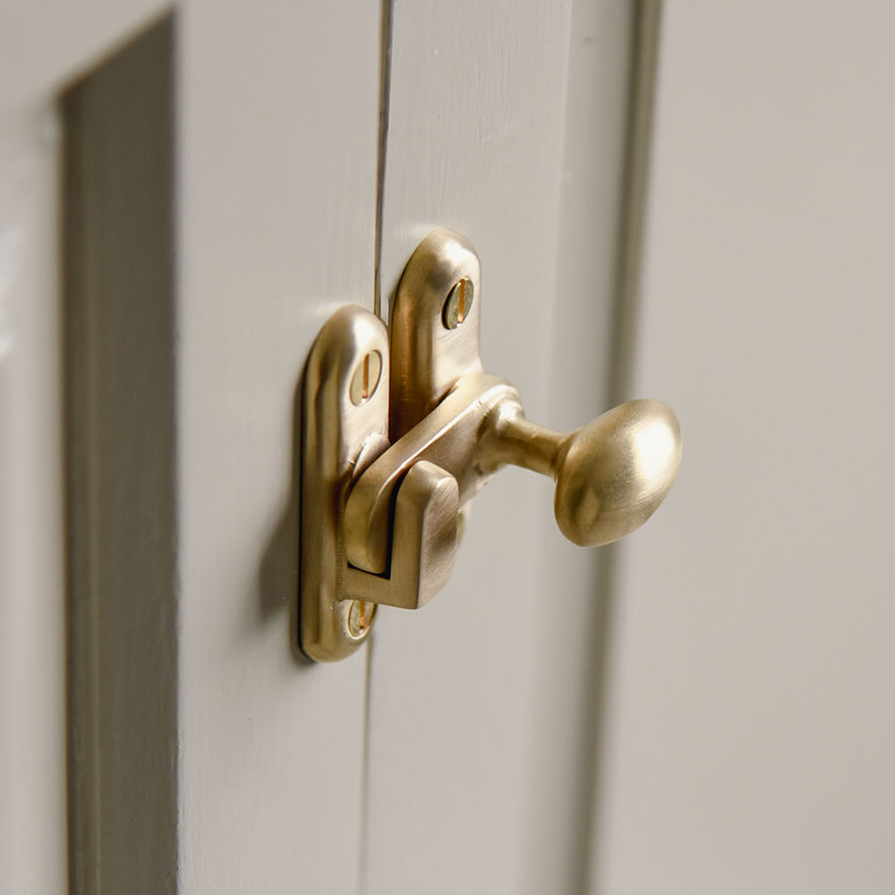 Satin Brass Oval Cupboard Catch - Vintage Cabinet Door Latch for Kitchen, Bathroom & Furniture - Durable & Stylish Hardware for Home Decor