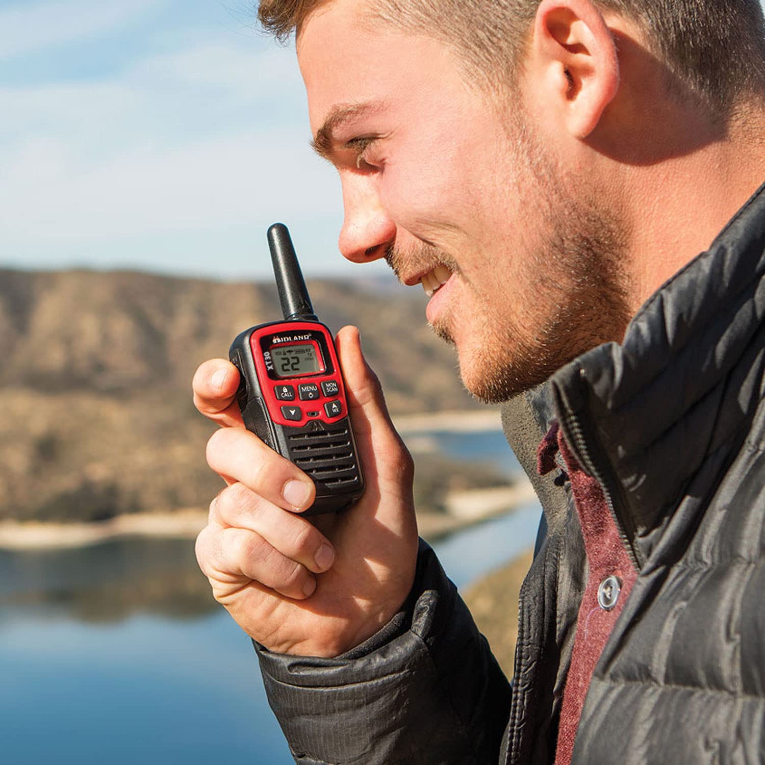 Midland EK35 Emergency Survival Kit with 2 PMR446 XT30 Walkie Talkies - Rechargeable AAA Batteries, ER300 Power Bank, Cables & 4 Thermal Blankets for Hiking, Camping & Outdoor Adventures