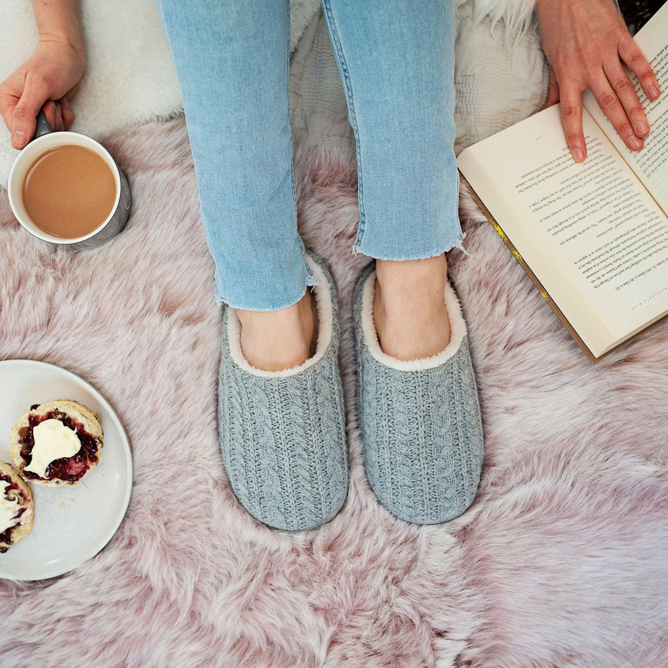 Cozy Women's Cable Knit Slippers - Warm Indoor/Outdoor House Shoes for Winter Comfort - Perfect for Home, Office & Relaxation