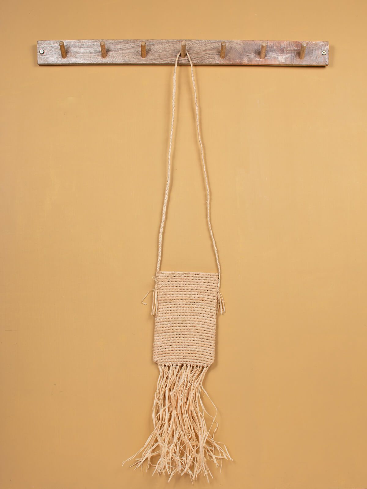 Stylish Raffia Tassel Handbag for Women - Medium Size Boho Beach Bag - Perfect for Summer Vacations, Pool Parties & Weekend Getaways