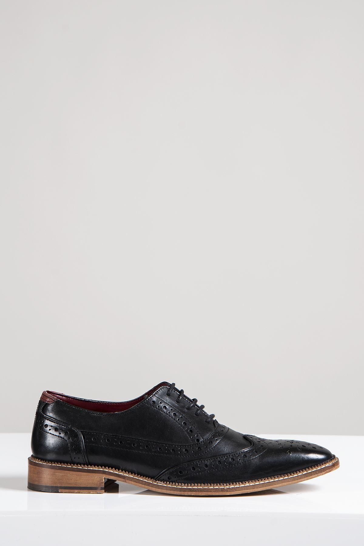 LARKIN Men's Black Leather Brogue Shoes - Classic Oxford Style Dress Shoes for Business, Office & Formal Occasions