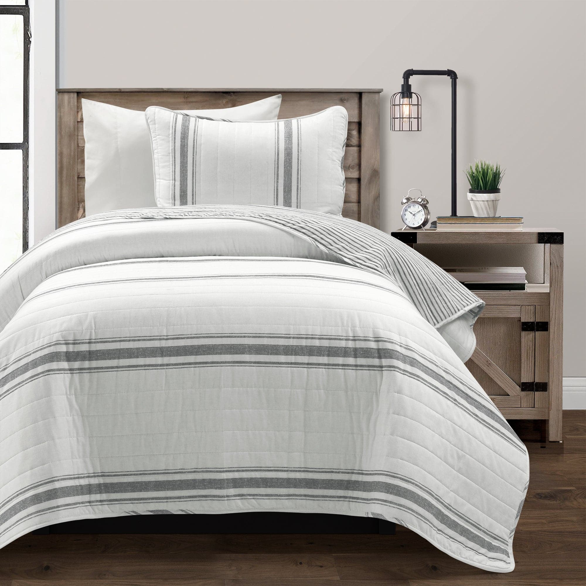 Farmhouse Stripe Reversible Cotton Quilt Set - King Size, Soft & Breathable Bedding for All Seasons - Perfect for Cozy Bedrooms, Guest Rooms & Vacation Homes