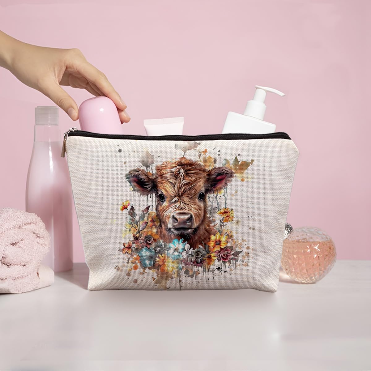 Highland Cow Makeup Bag for Women - Cute Scottish Cow Cosmetic Pouch, Perfect Gift for Cow Lovers - Great for Travel, Gym & Everyday Use