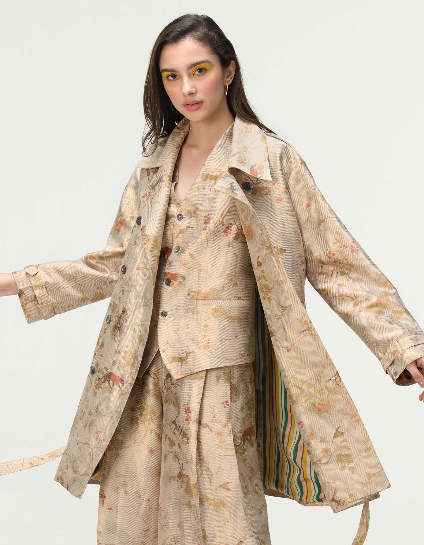 Elegant Ivory Silk Brocade Vest Coat for Women - Perfect for Weddings, Parties & Formal Occasions