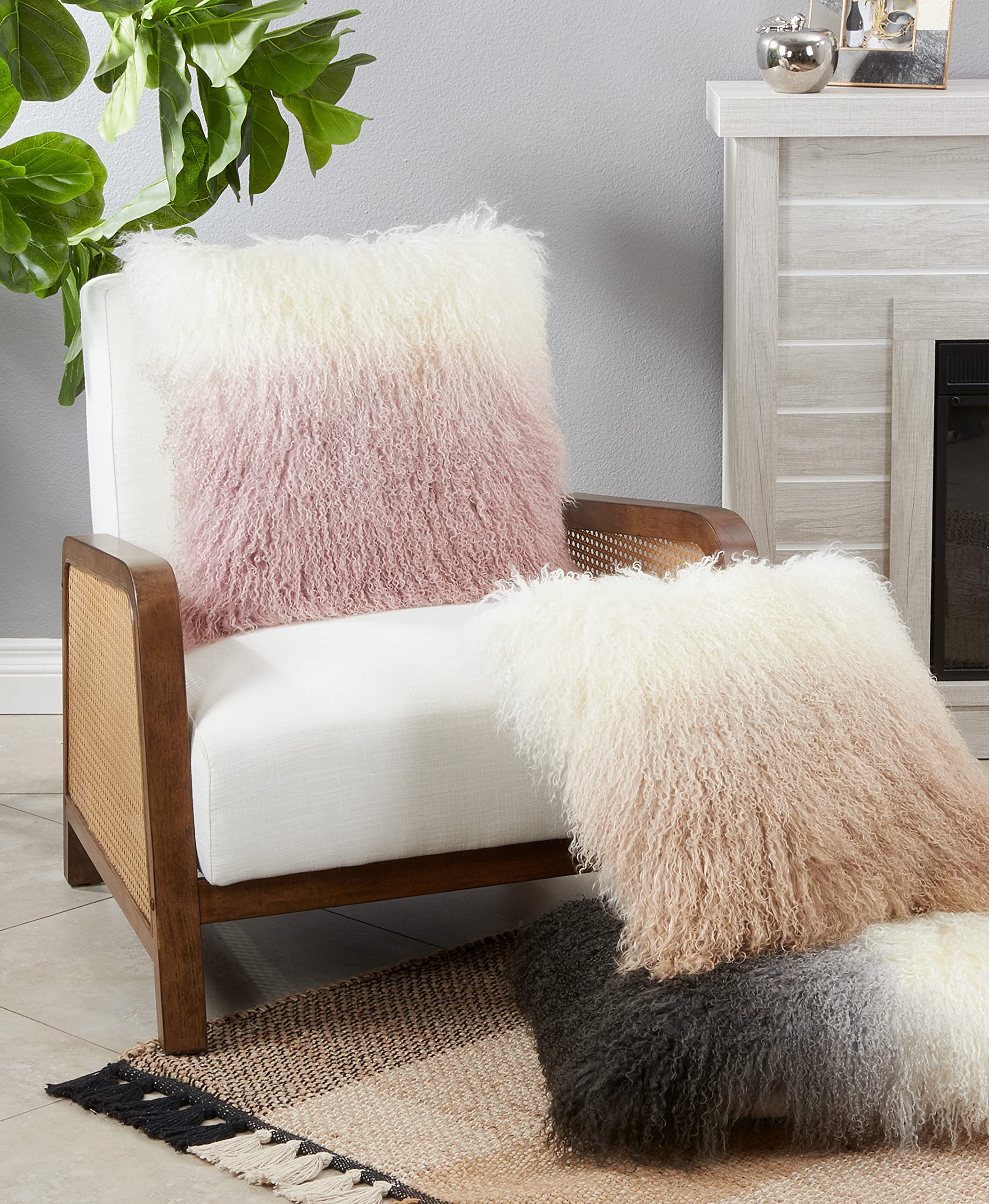 SARO LIFESTYLE Ombre Faux Fur Throw Pillow - Soft Decorative Cushion for Sofa, Bed & Home Decor - Perfect for Living Room, Bedroom & Cozy Spaces