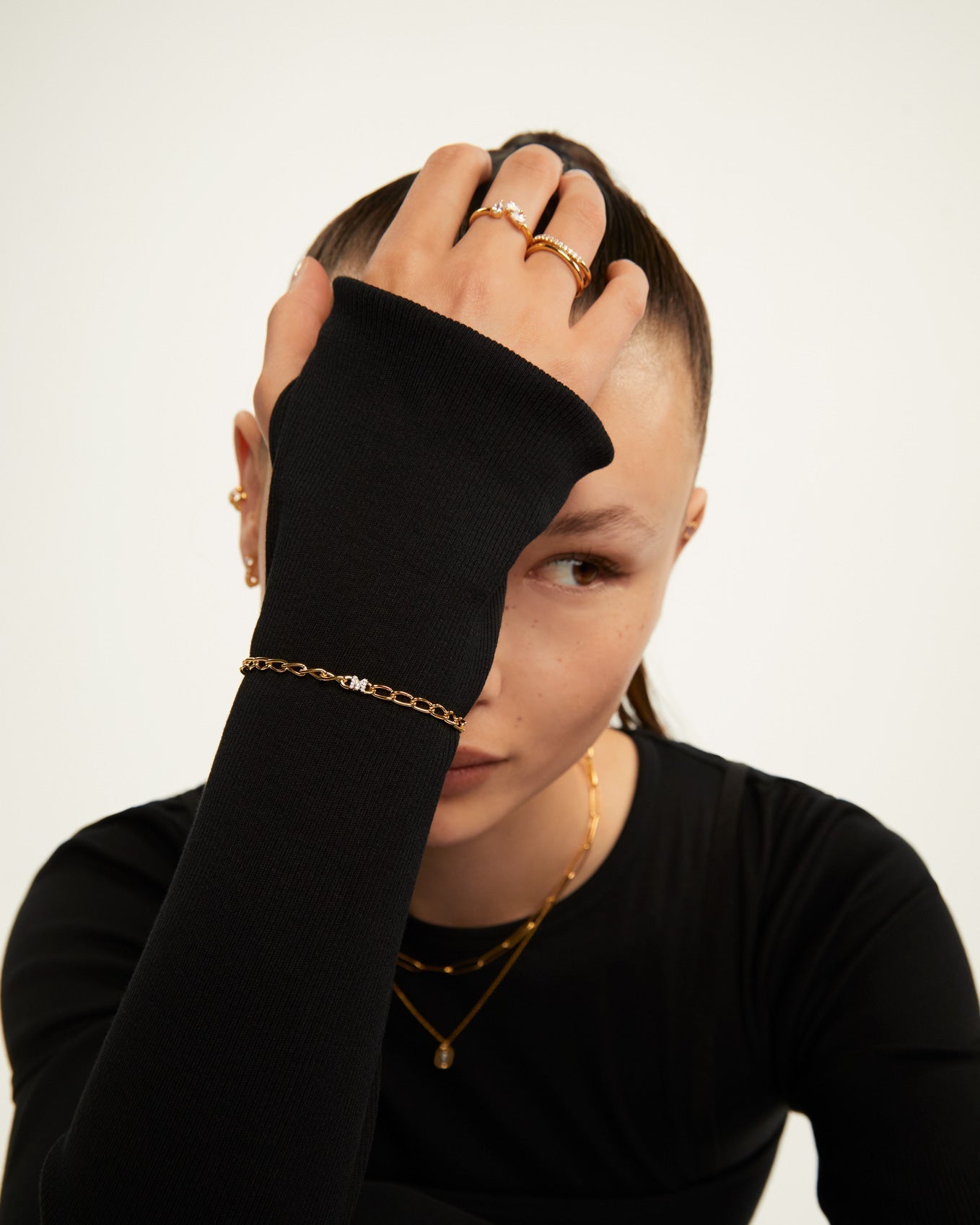 GRID Letter M Chain Bracelet for Women - Dainty Initial Jewelry Gift for Her - Perfect for Everyday Wear, Birthdays & Anniversaries