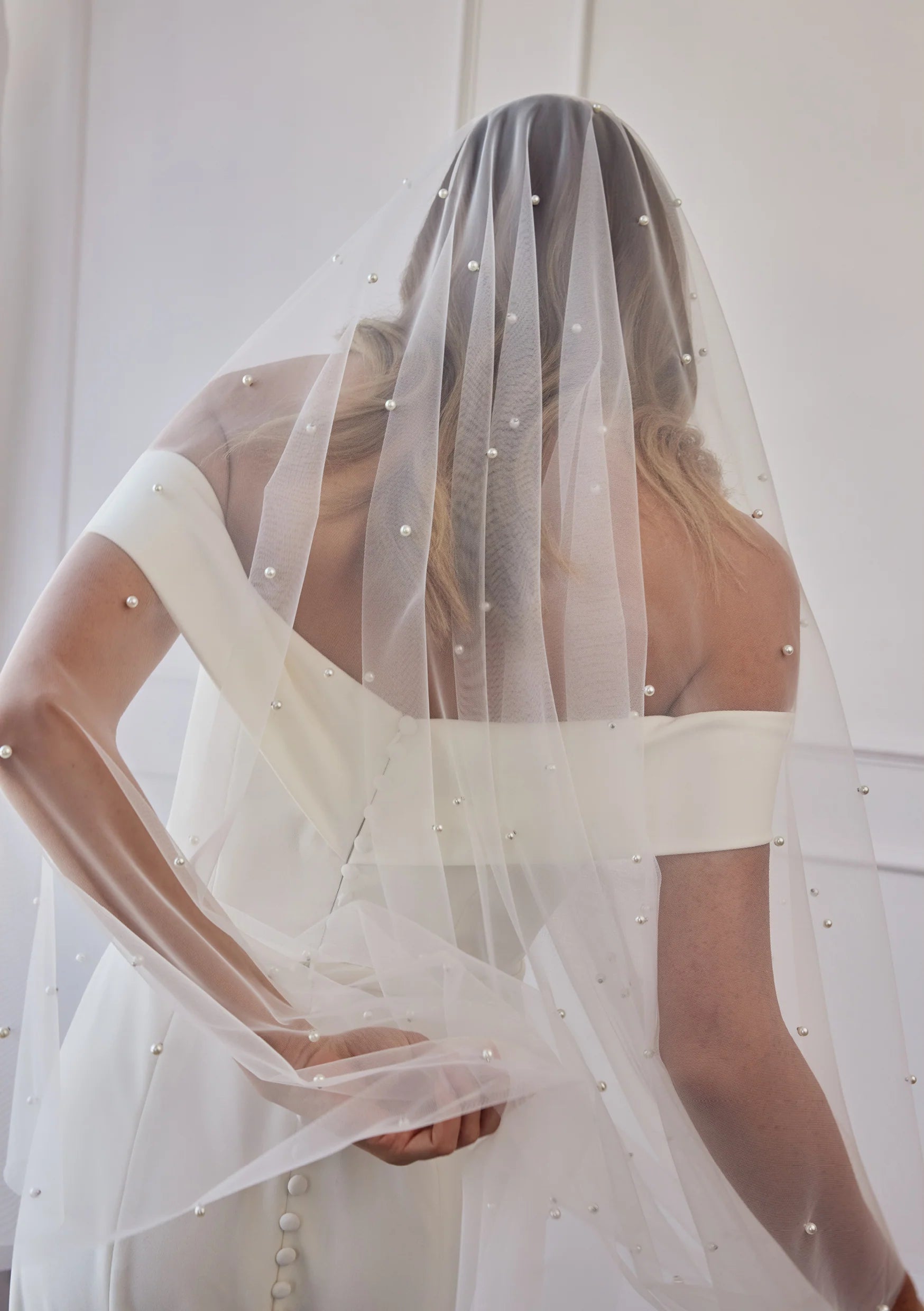 Lola Knight Emery Two-Tier Pearl Wedding Veil Ivory - Elegant Bridal Accessory for Wedding Ceremony & Photo Shoots