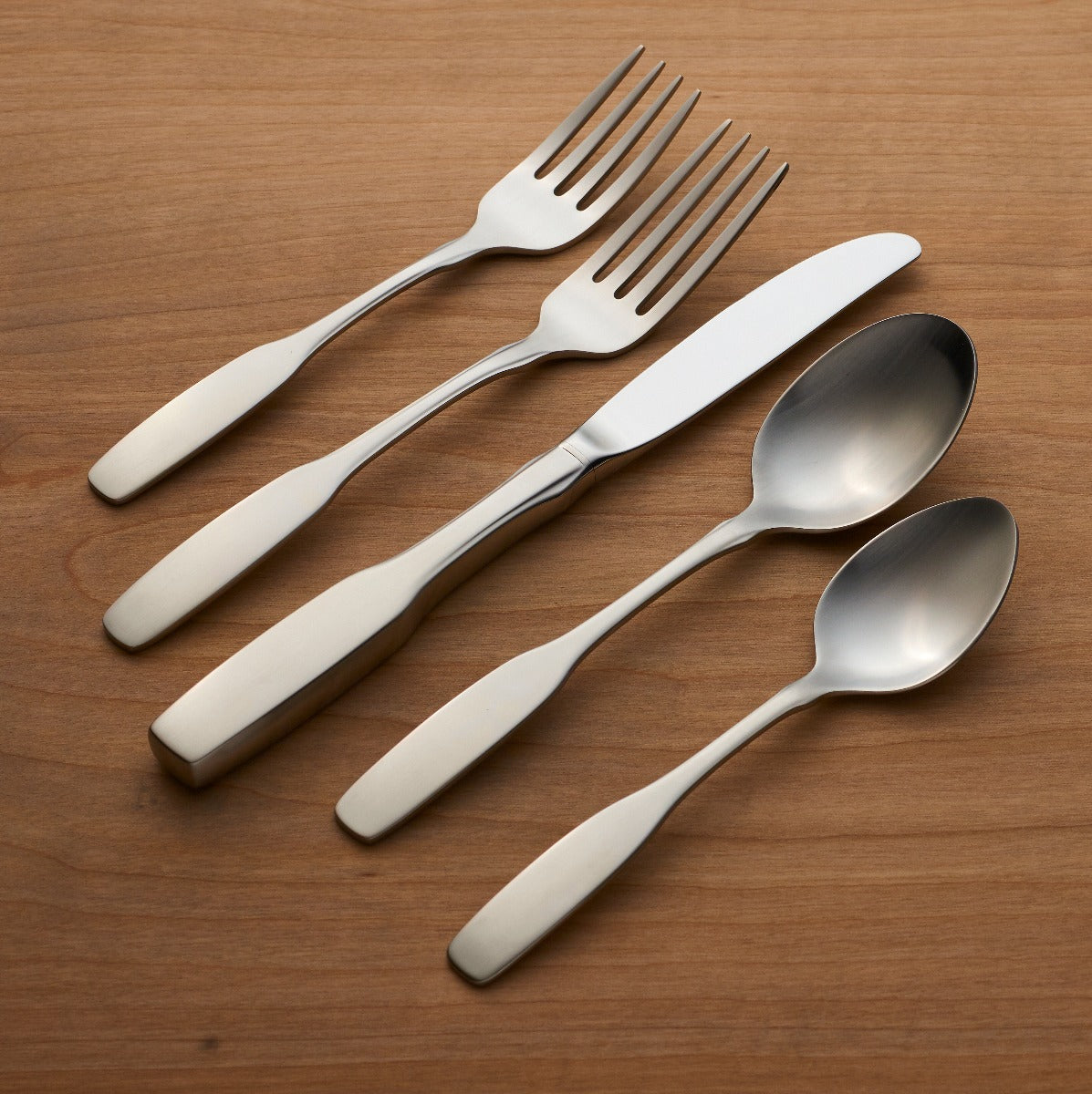 Paul Revere 5-Piece Place Setting - Elegant Stainless Steel Flatware Set for Formal Dining, Dinner Parties & Holiday Entertaining