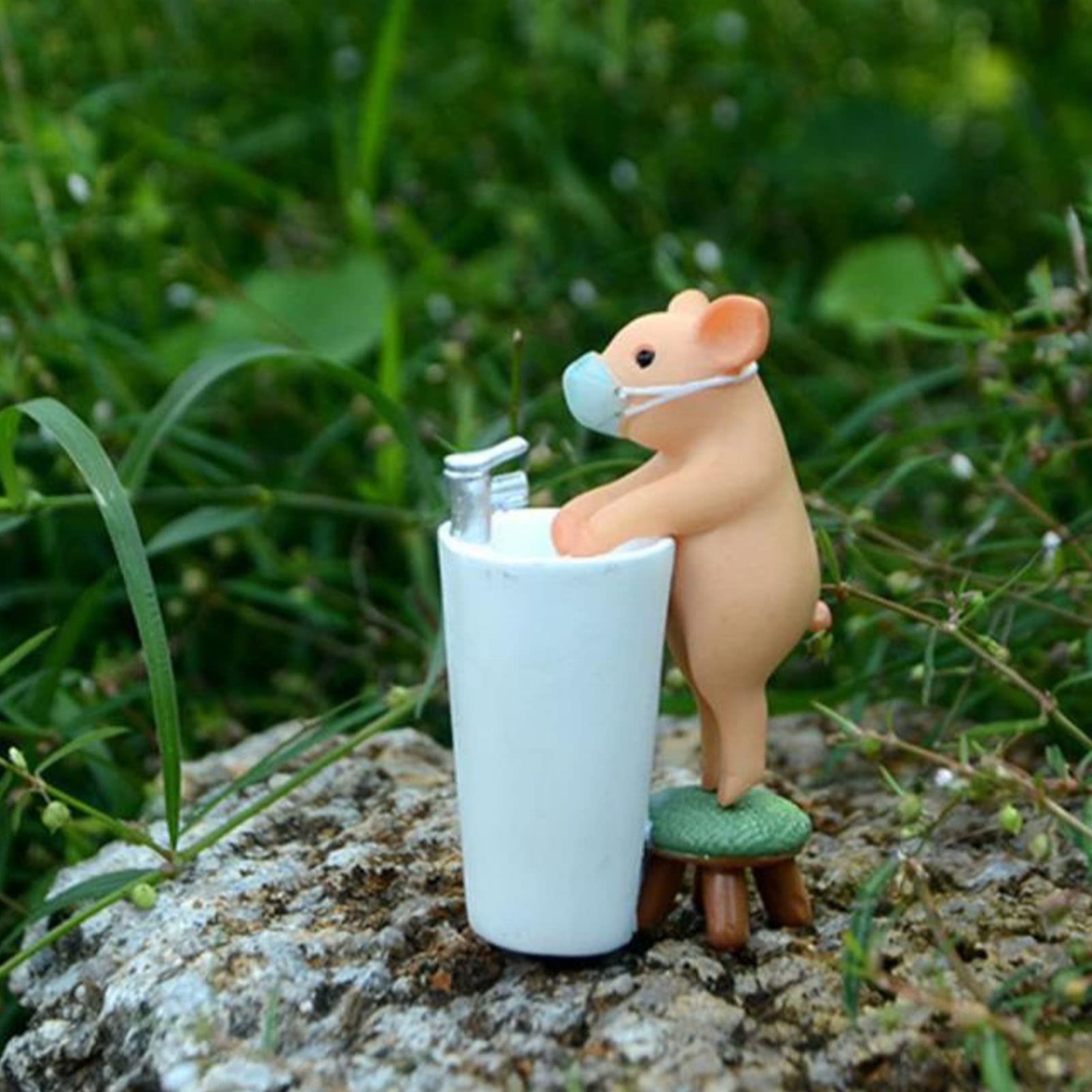 Mini Pig Figurine & Resin Decor for Fairy Gardens & Bathrooms