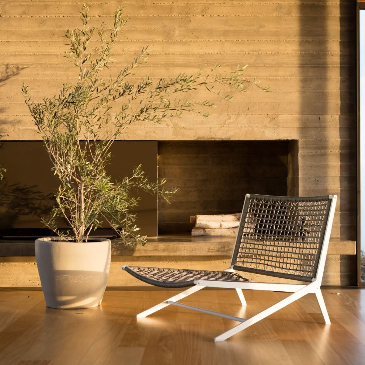 Loop Easy Chair - Modern Ergonomic Lounge Chair for Living Room, Bedroom & Office - Comfortable Reading & Relaxation Chair with Sturdy Metal Frame