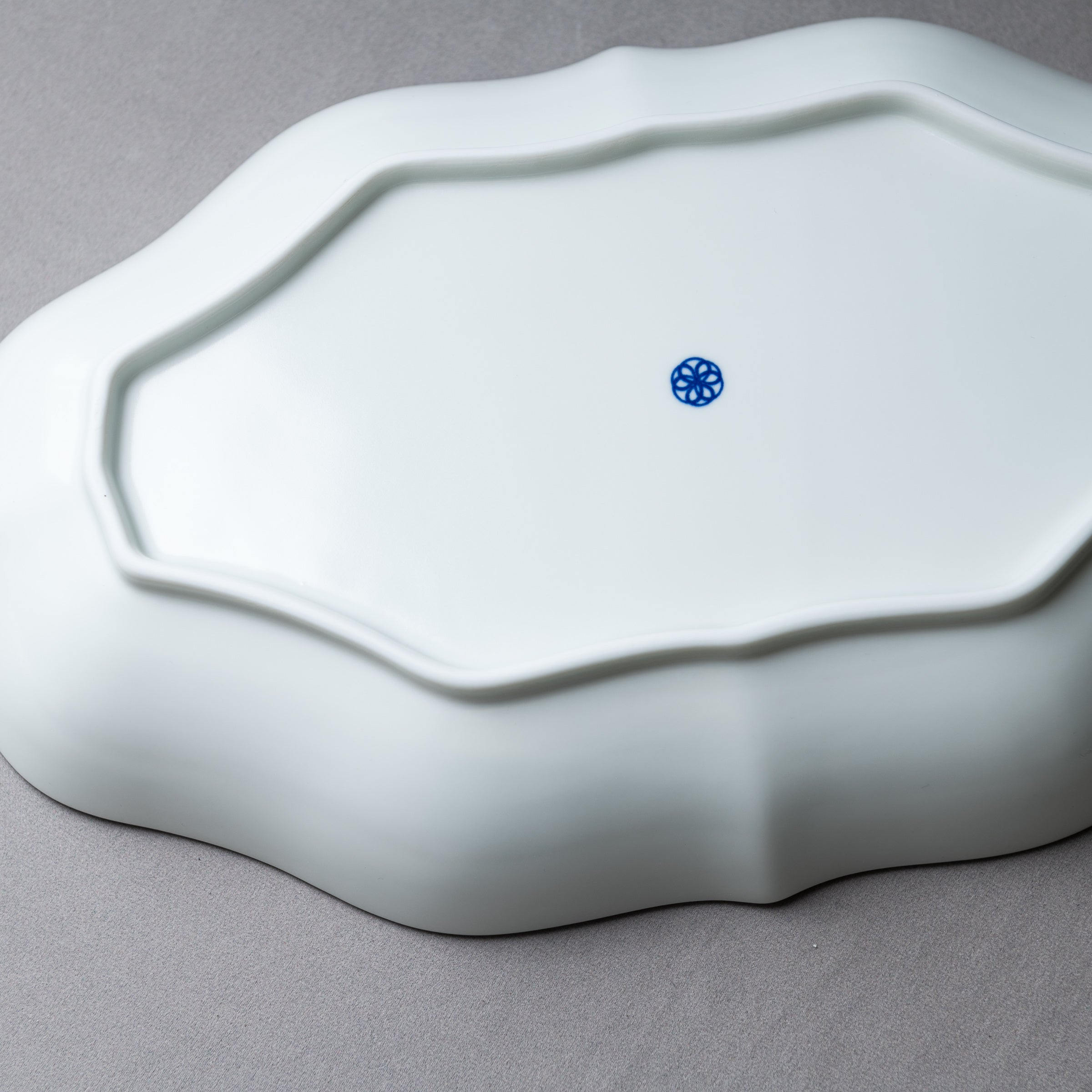 Tsudoi Large Shallow Oval Bowl - Japanese Ceramic Serving Dish for Salad, Pasta, Soup | Elegant Petal Design in Bluish White | Perfect for Dining, Entertaining & Home Decor