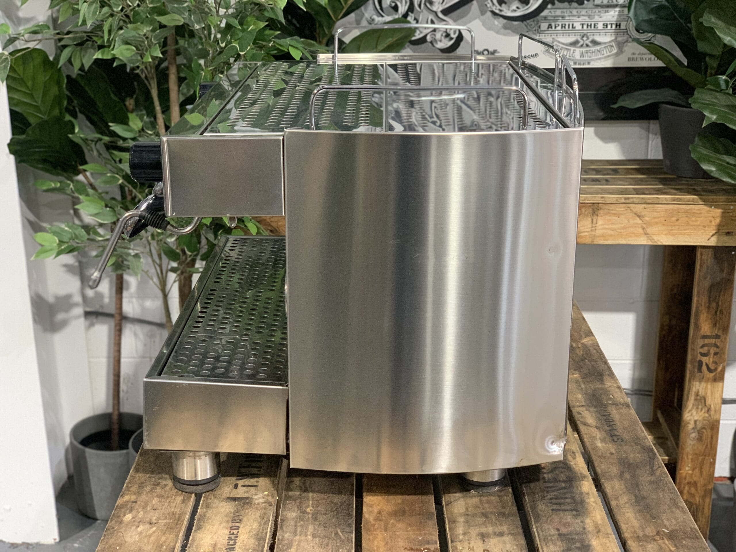 Bezzera B2013 Commercial 2 Group Espresso Machine - Stainless Steel Coffee Maker for Cafes & Restaurants | Perfect for High-Volume Brewing & Professional Baristas