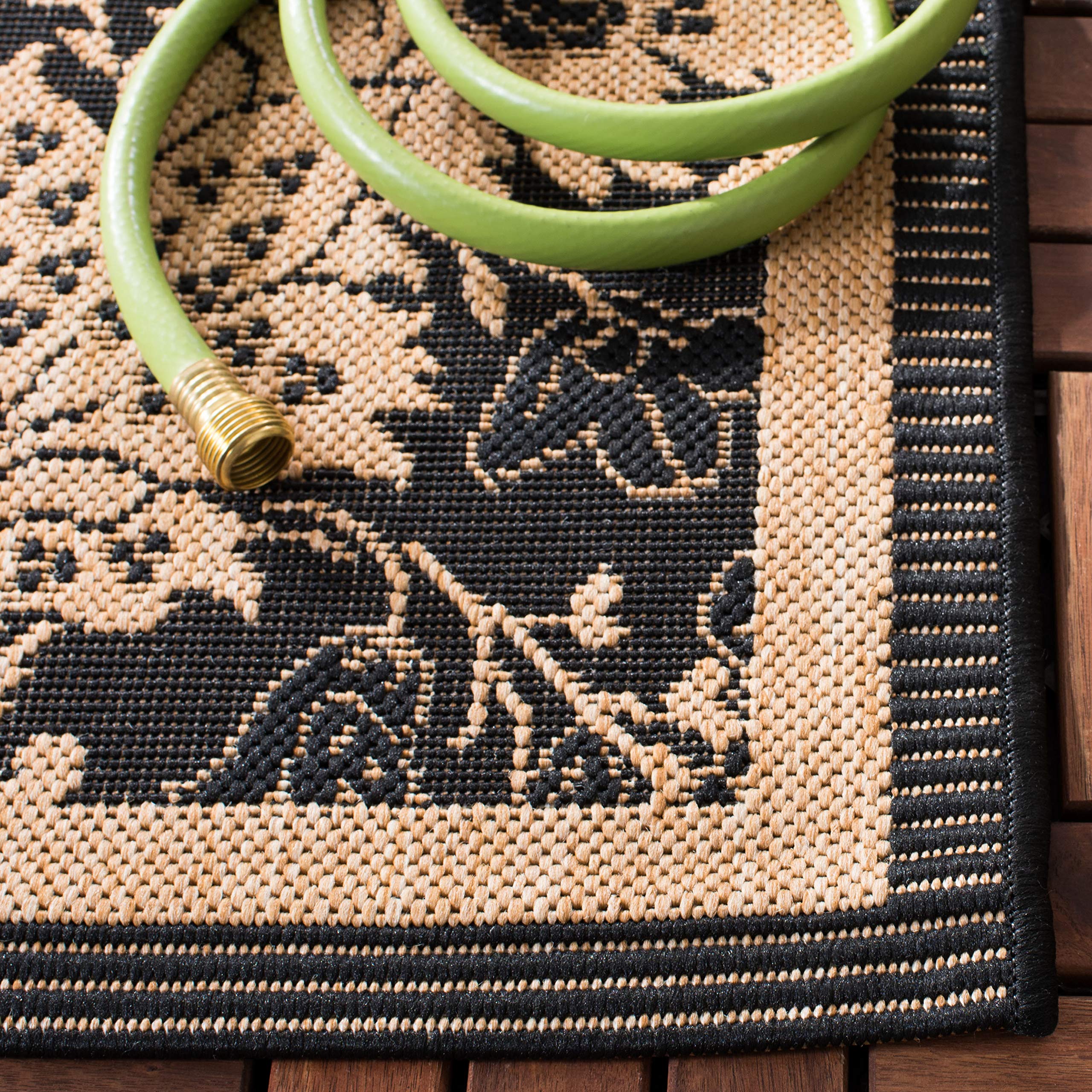 SAFAVIEH Courtyard Collection Area Rug - 5'3