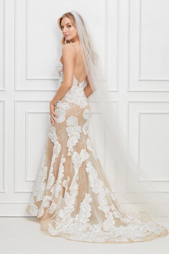 Wtoo Valenta Wedding Gown - Elegant Lace Bridal Dress for Bride - Perfect for Beach, Church & Formal Weddings
