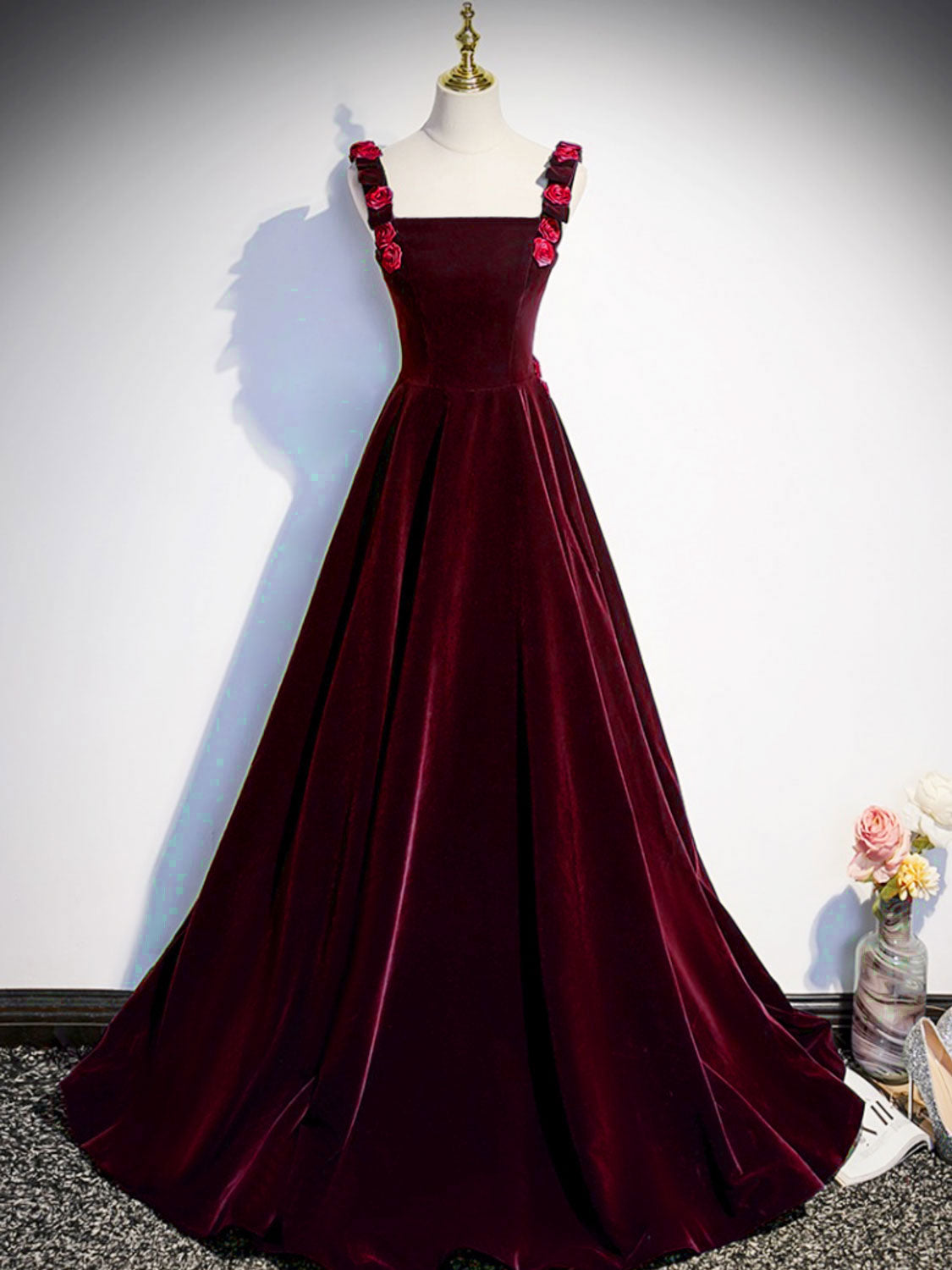 Elegant A-Line Velvet Green Long Prom Dresses for Women - Formal Evening Gowns for Homecoming, Ball & Special Occasions