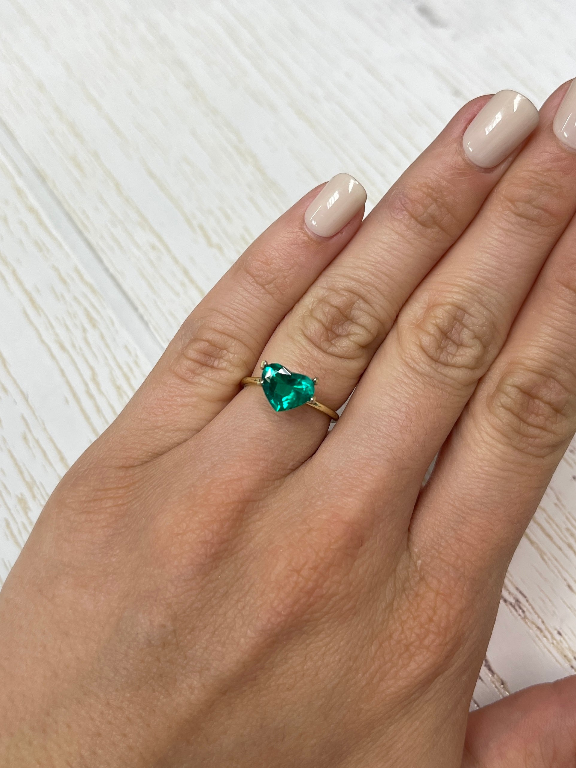 1.55 Carat Vivid Muzo Green Natural Loose Colombian Emerald Heart Cut Gemstone - Perfect for Engagement Rings, Fine Jewelry & Luxury Gifts