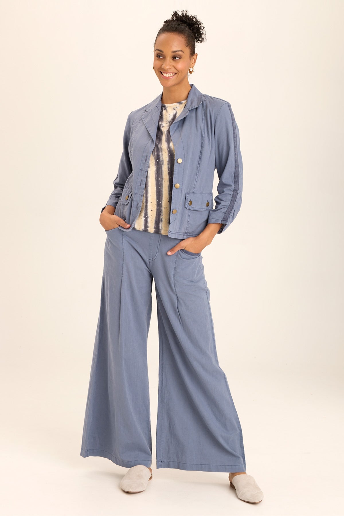 Stylish Linen Stretch Blazer with 4 Pockets - Comfortable & Versatile for Office, Travel & Casual Outfits