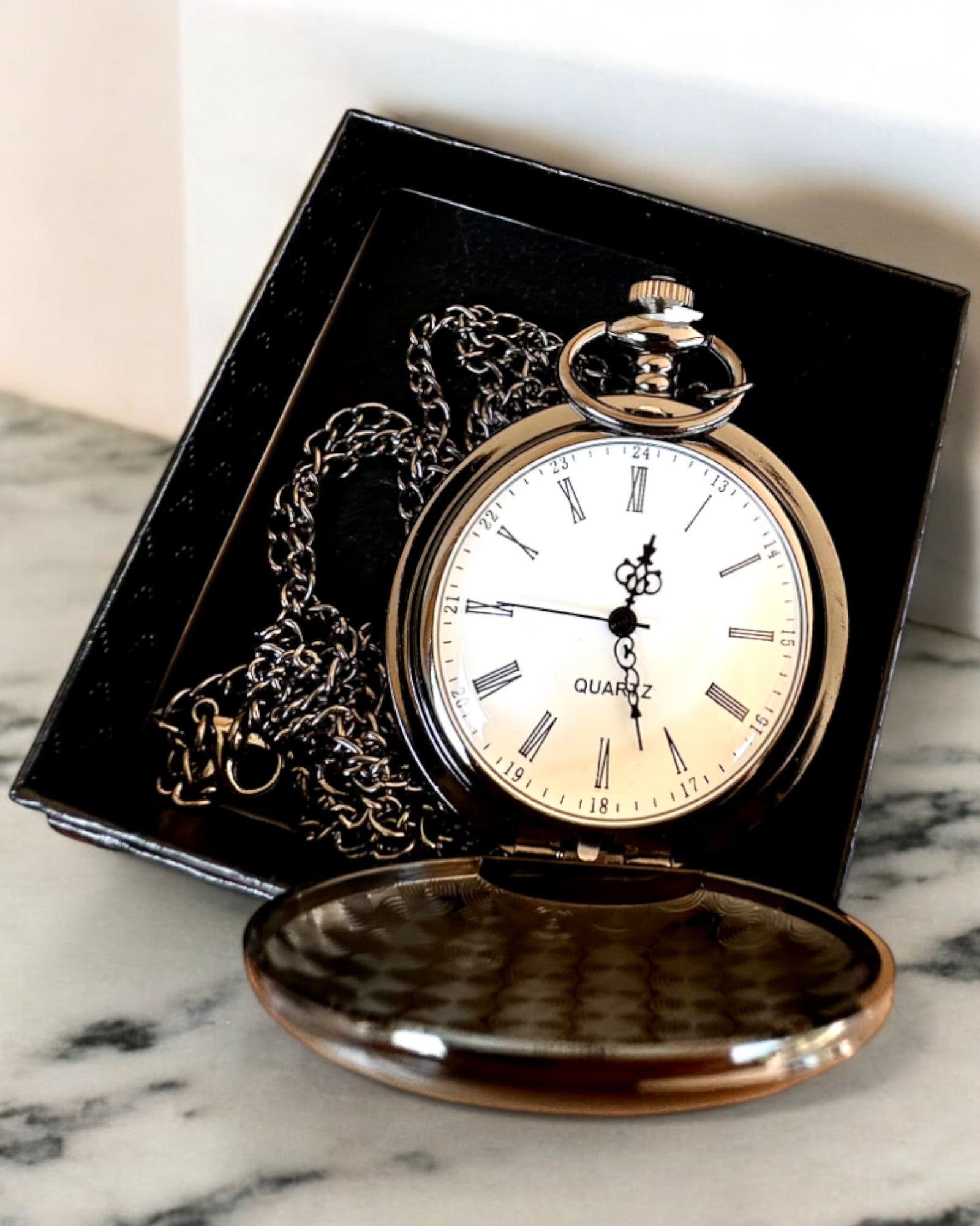 Elegant Engraved Pocket Watch - Personalized Gift for Men & Women - Perfect for Weddings, Anniversaries & Special Occasions