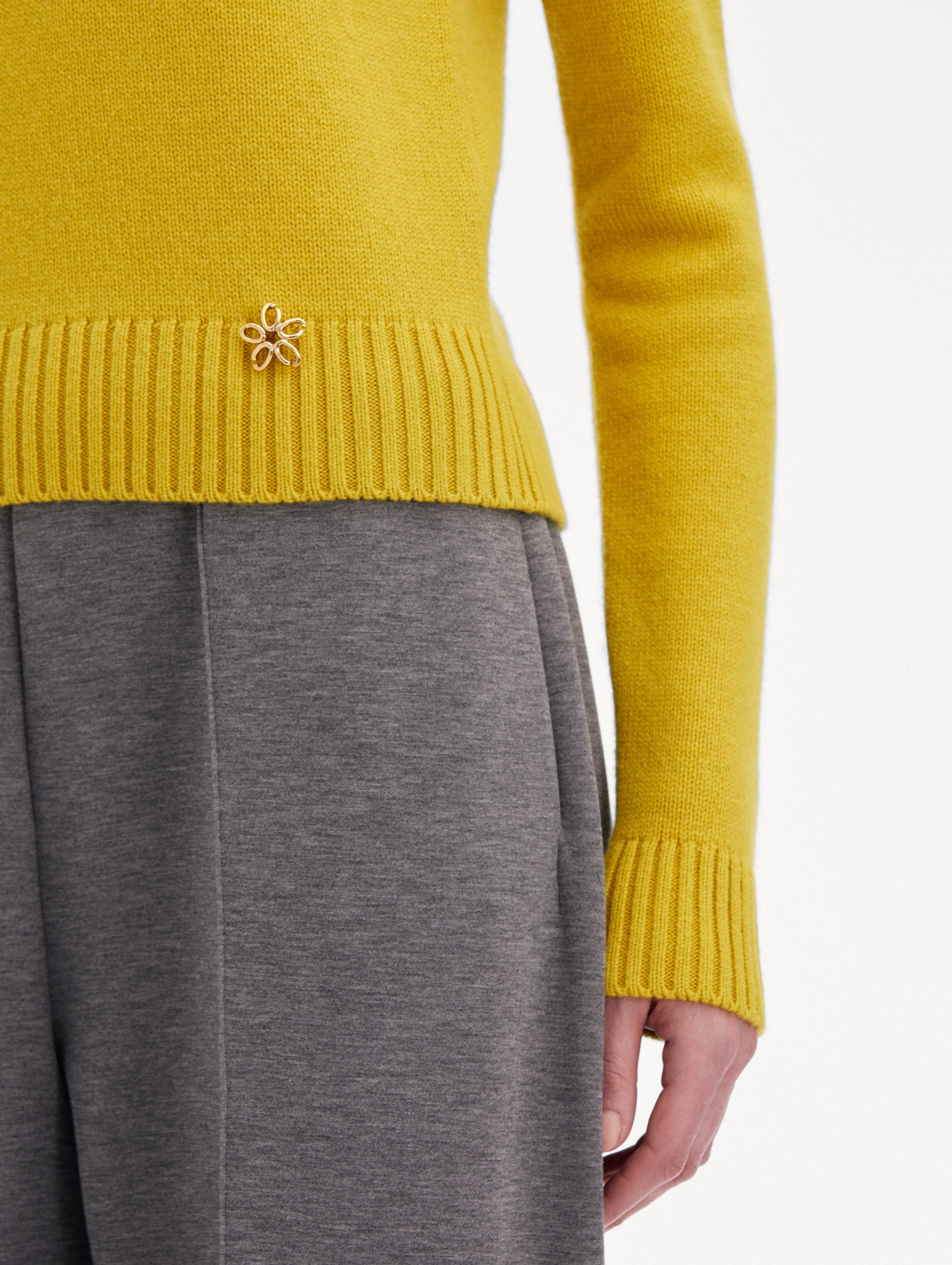 Luxury O Flower Mock Neck Cashmere Sweater for Women - Soft & Warm Winter Pullover - Perfect for Office, Date Night & Holiday Outfits