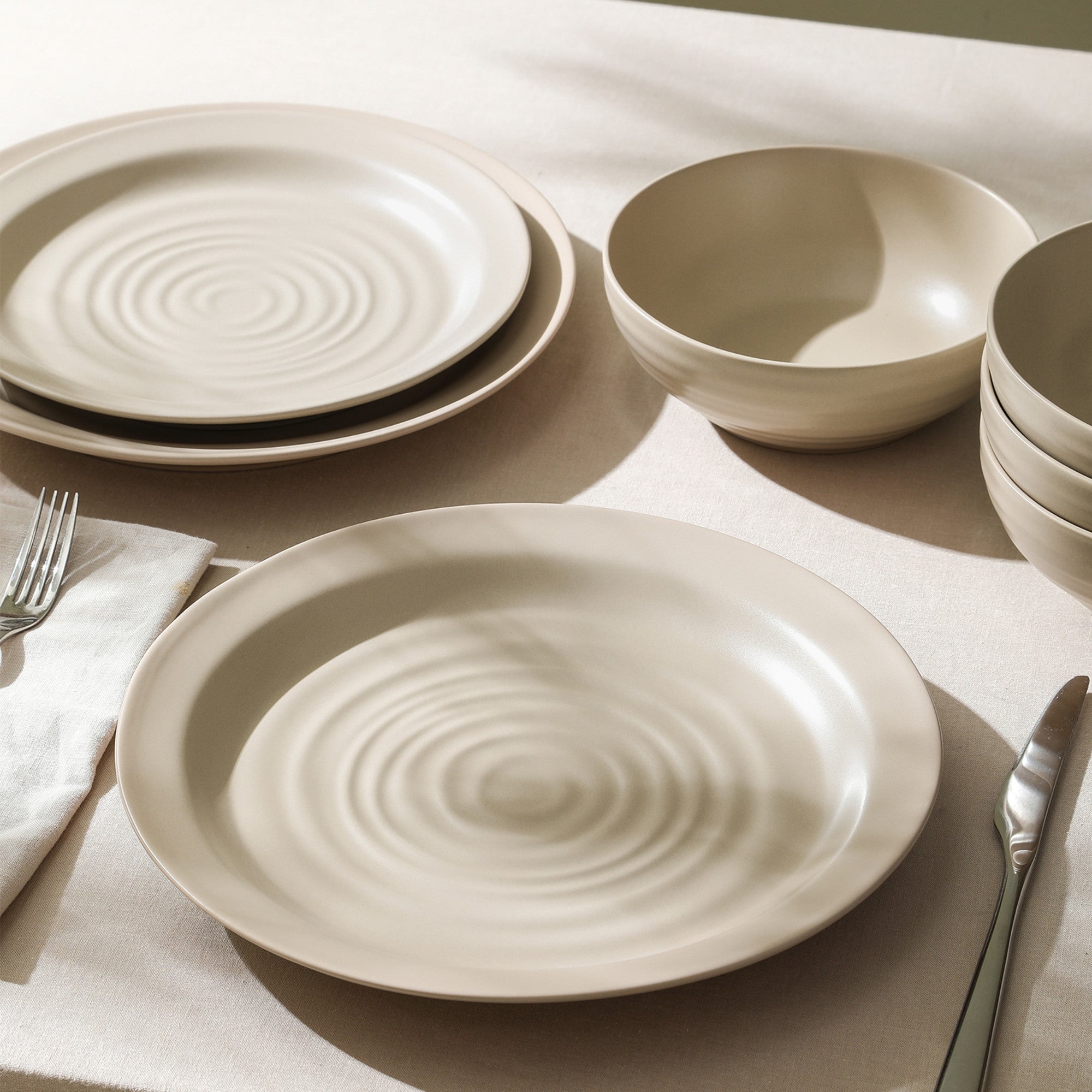 Premium Orbit Stoneware Dinnerware Set - 16-Piece Beige Dinner Plates, Bowls & Mugs - Durable Chip-Resistant Ceramic Tableware for Everyday Use & Entertaining