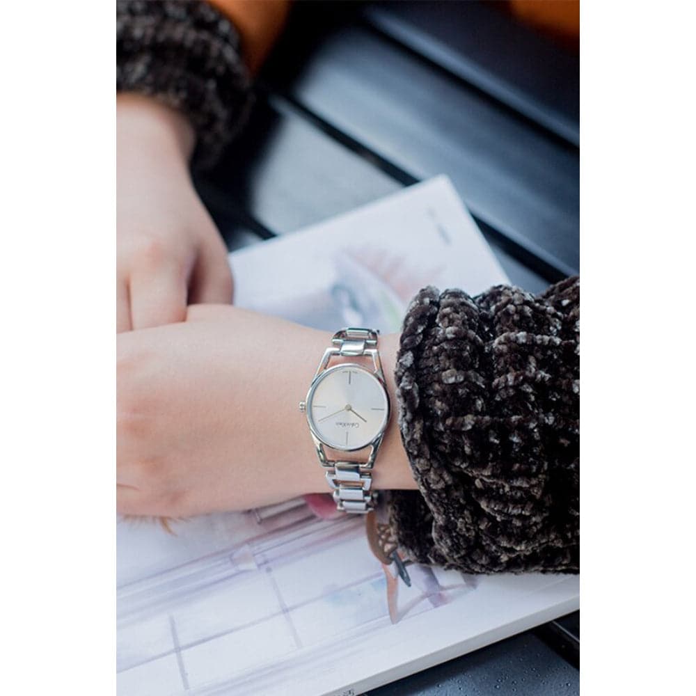 CALVIN KLEIN DAINTY K7L23146 Women's Fashion Watch - Elegant Stainless Steel Bracelet, Minimalist Design for Everyday Wear & Office Style
