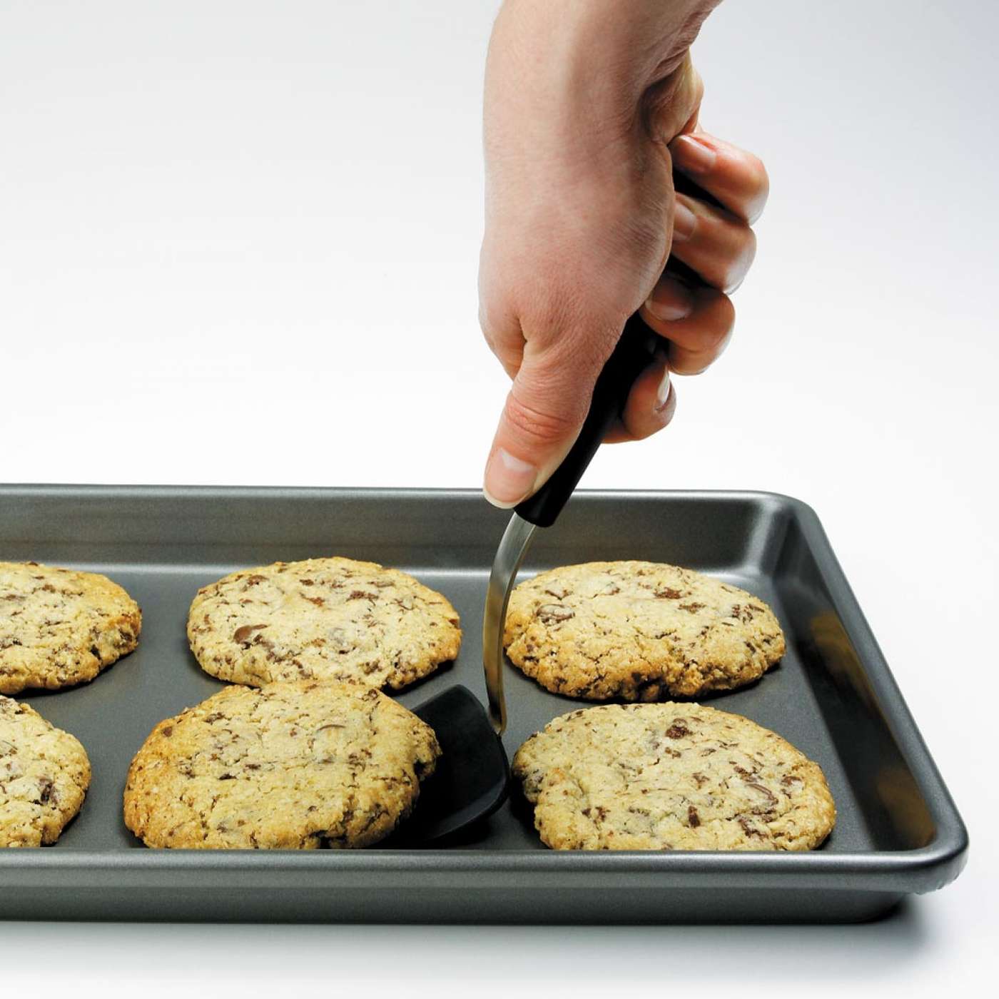 OXO Silicone Cookie Spatula - Heat-Resistant Baking Turner for Cookies, Brownies & Cakes - Perfect for Non-Stick Baking, Serving & Decorating Desserts