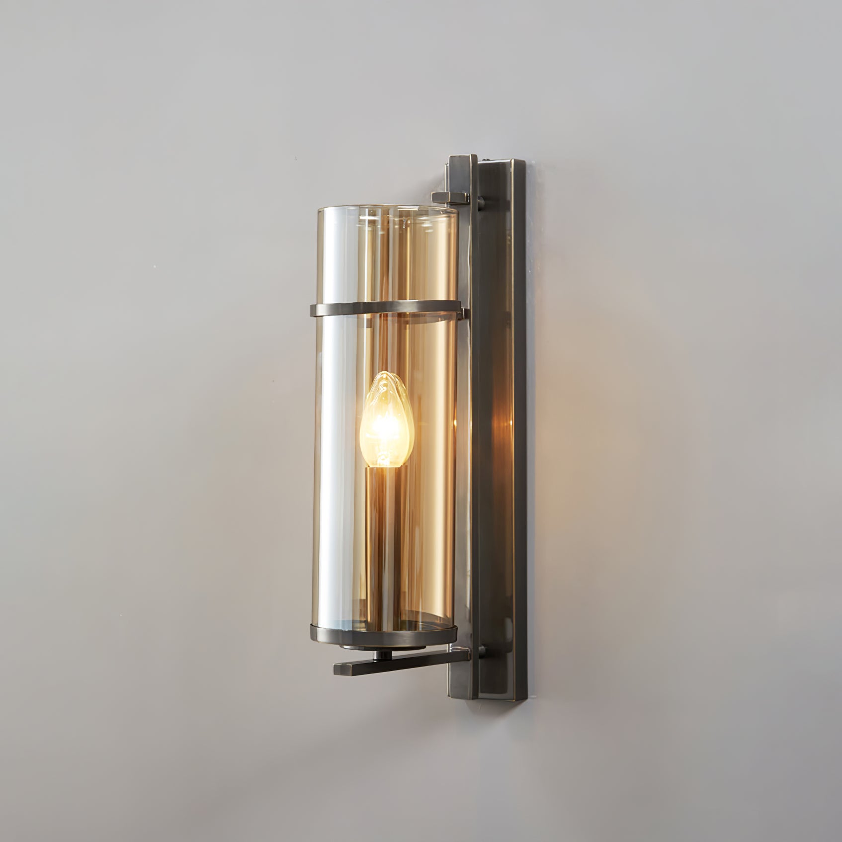 Amalfi Wall Lamp - Modern Italian Style Sconce Light for Living Room, Bedroom & Hallway - Elegant Home Decor Lighting Fixture
