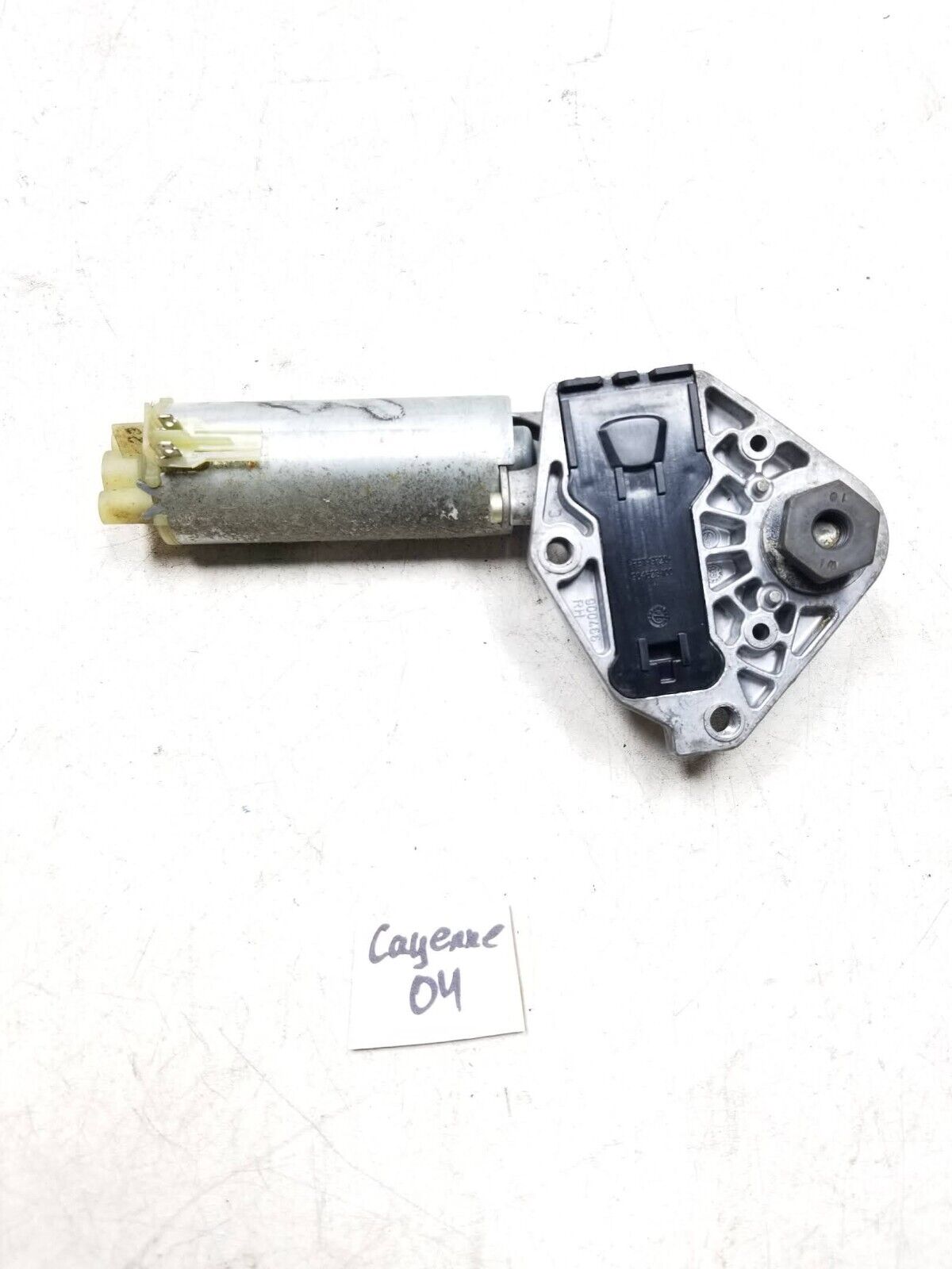 Original Porsche Cayenne Front Passenger Seat Adjustment Motor - 3PCS OEM Replacement Part for 2004-2006 Models | Perfect for Seat Repair & Comfort Upgrade