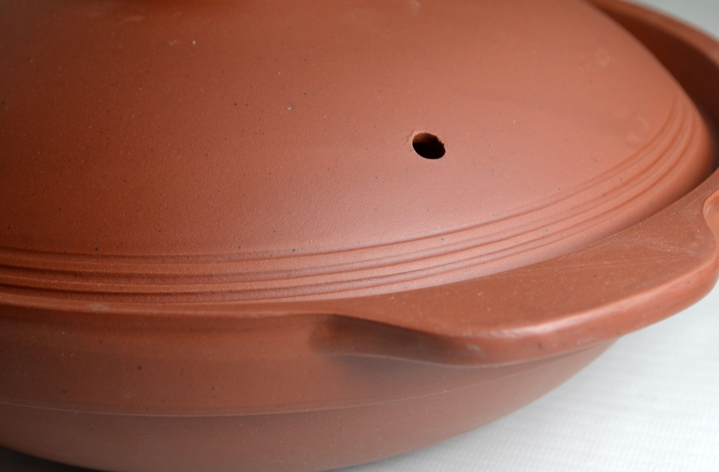 Premium Heat-Resistant Ceramic Casserole Pot with Lid - 45oz Red Clay Soup Bowl for Cooking, Baking & Serving - Perfect for Soups, Stews, Casseroles & Family Dinners