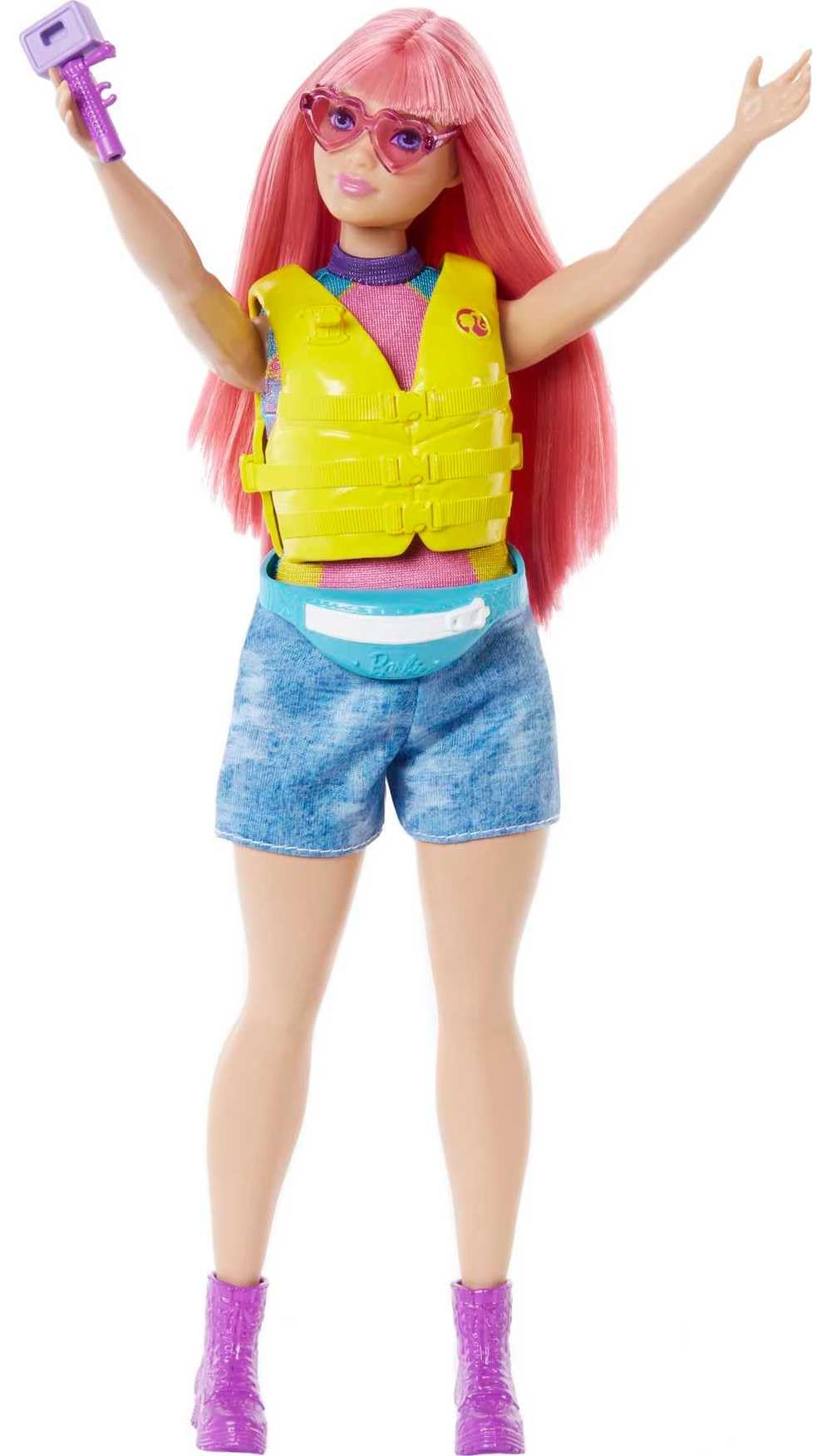 Barbie Let's Go Camping! Daisy Camping Doll with Pink Hair, Kayak & Toy Accessories (Mattel HDF75) - Perfect for Outdoor Adventures & Pretend Play