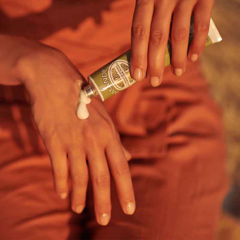 L'OCCITANE Almond Delicious Hand Cream - Ultra Moisturizing & Nourishing for Dry Skin - Perfect for Winter Care & Daily Hydration