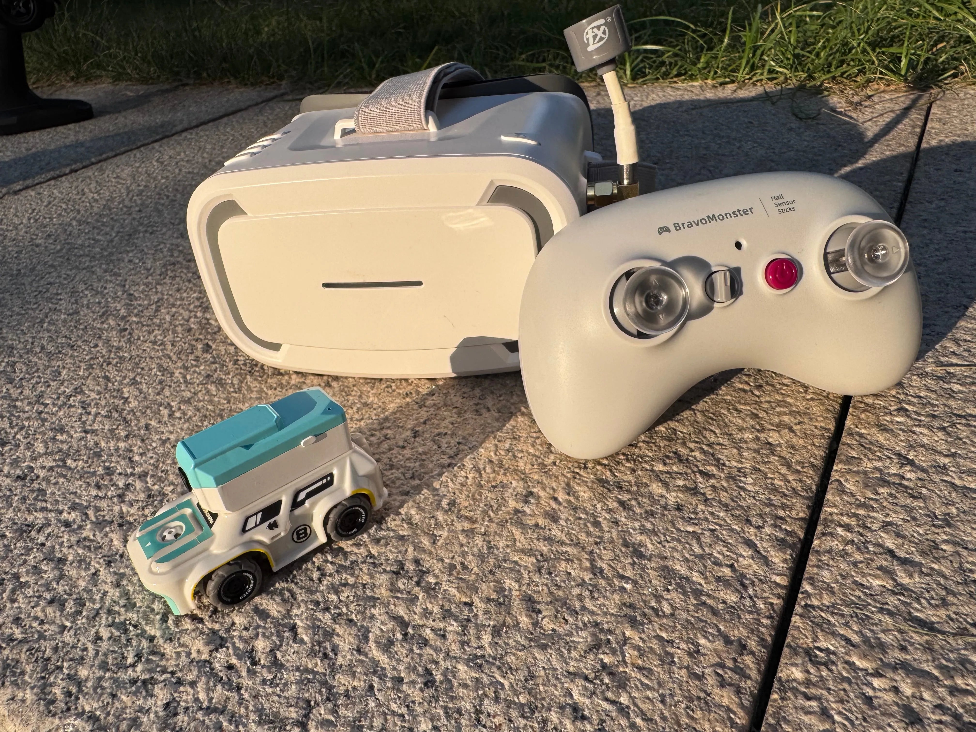 BravoMonster 1:72 Scale Micro Drift RC Car - 2.4GHz Full Proportional Remote Control RTR with FPV Camera - Perfect for Indoor Racing, Drift Practice & FPV Experience