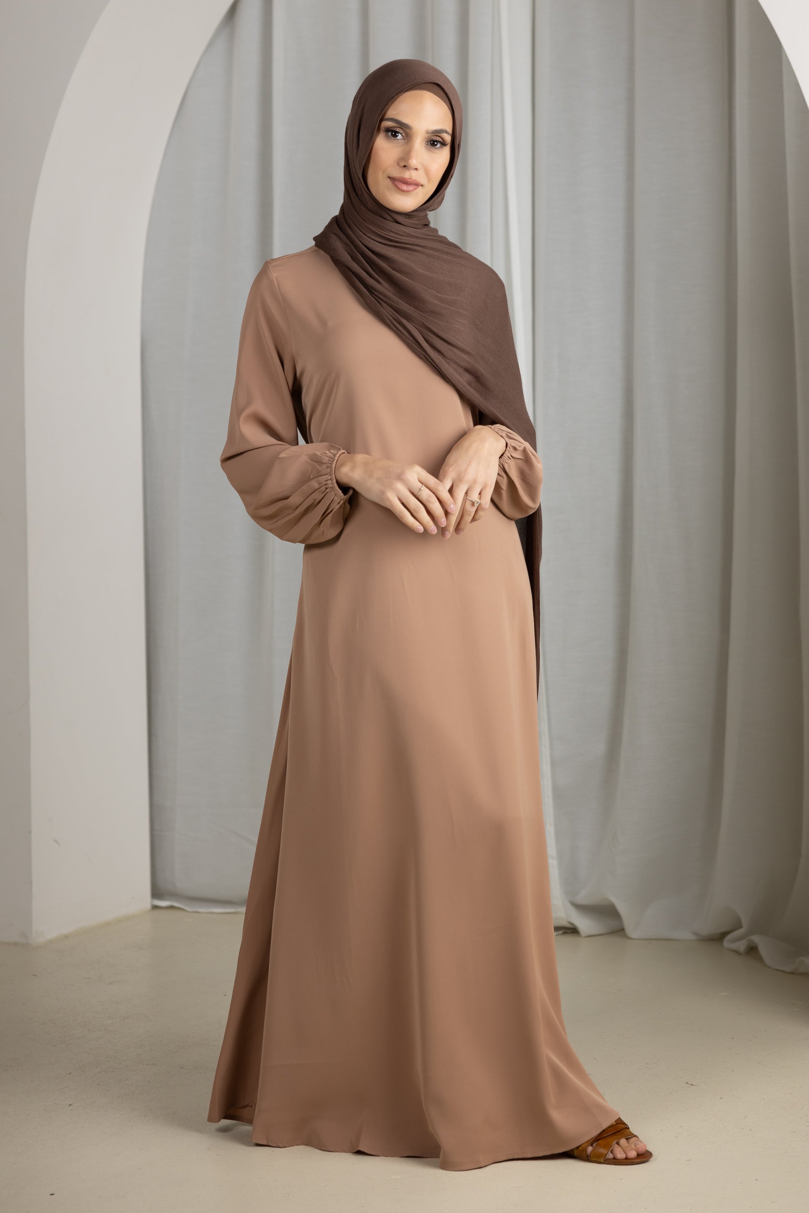Elegant Closed Sleeve Abaya Dress in Beautiful Pink Shades - Perfect for Modest Fashion, Prayer Wear & Special Occasions