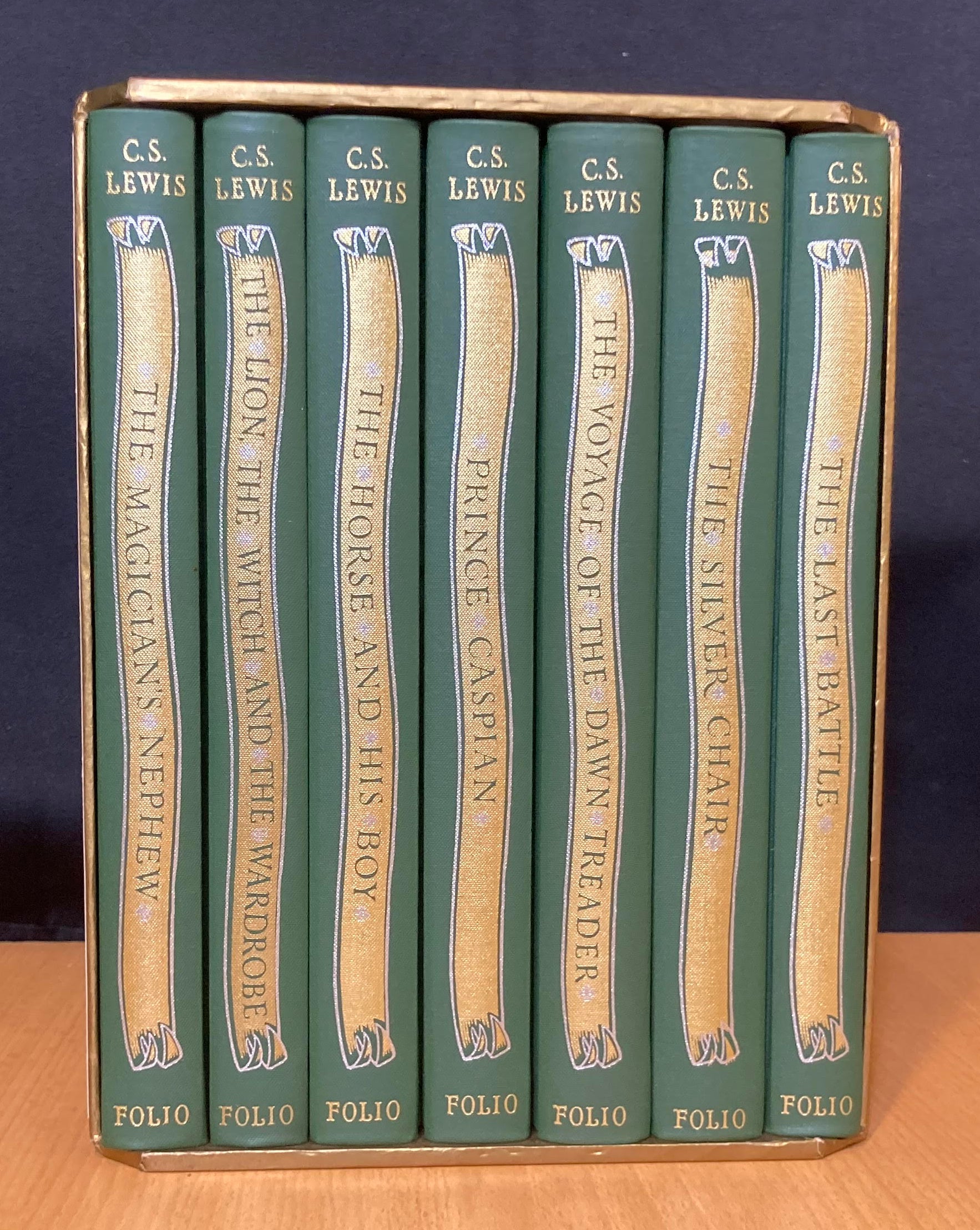 The Chronicles of Narnia Book Series - Complete 7-Book Box Set by C.S. Lewis | Fantasy Adventure Novels for Kids & Adults | Perfect for Reading, Gifts & Book Club Discussions
